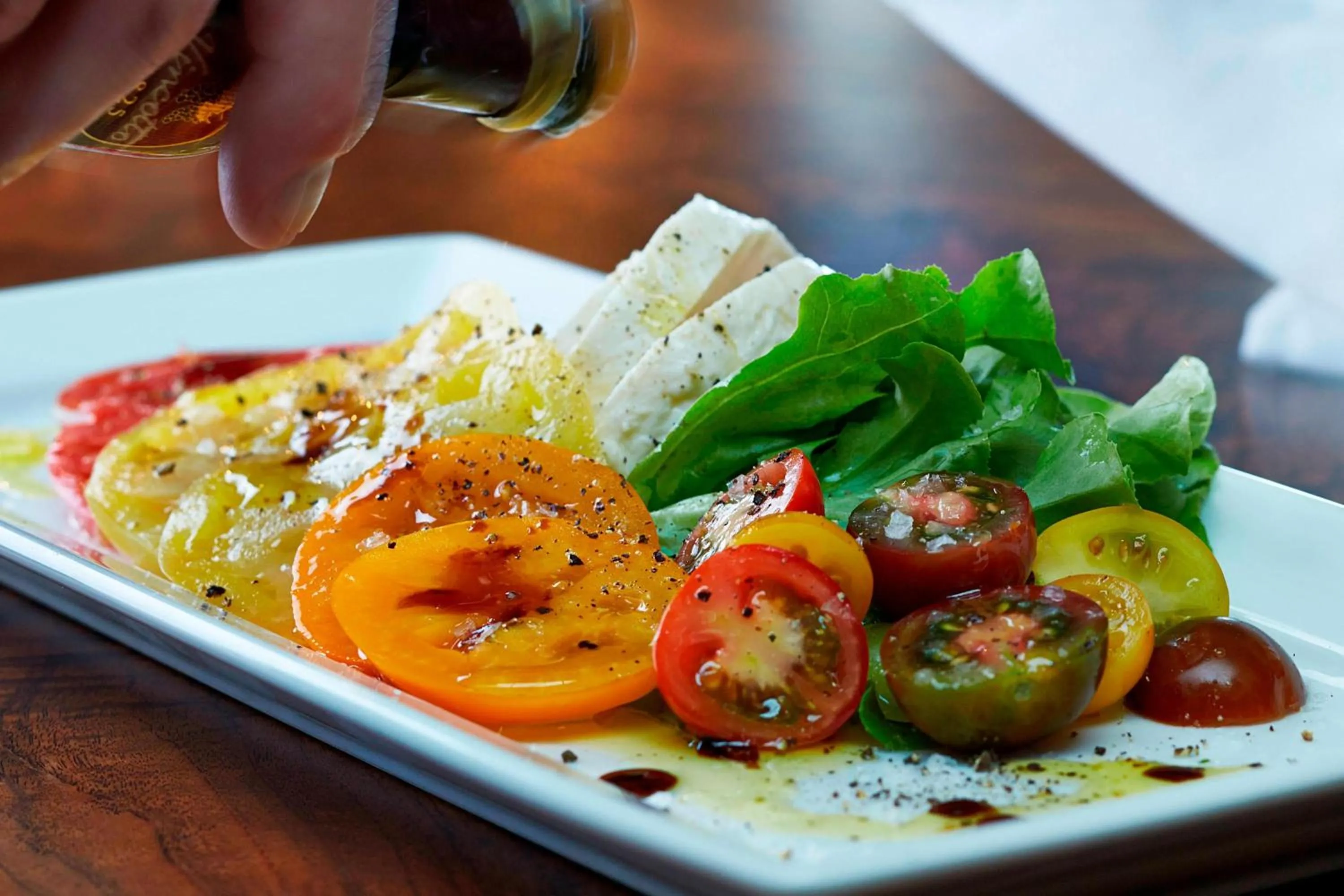 Lounge or bar in Renaissance Austin Hotel