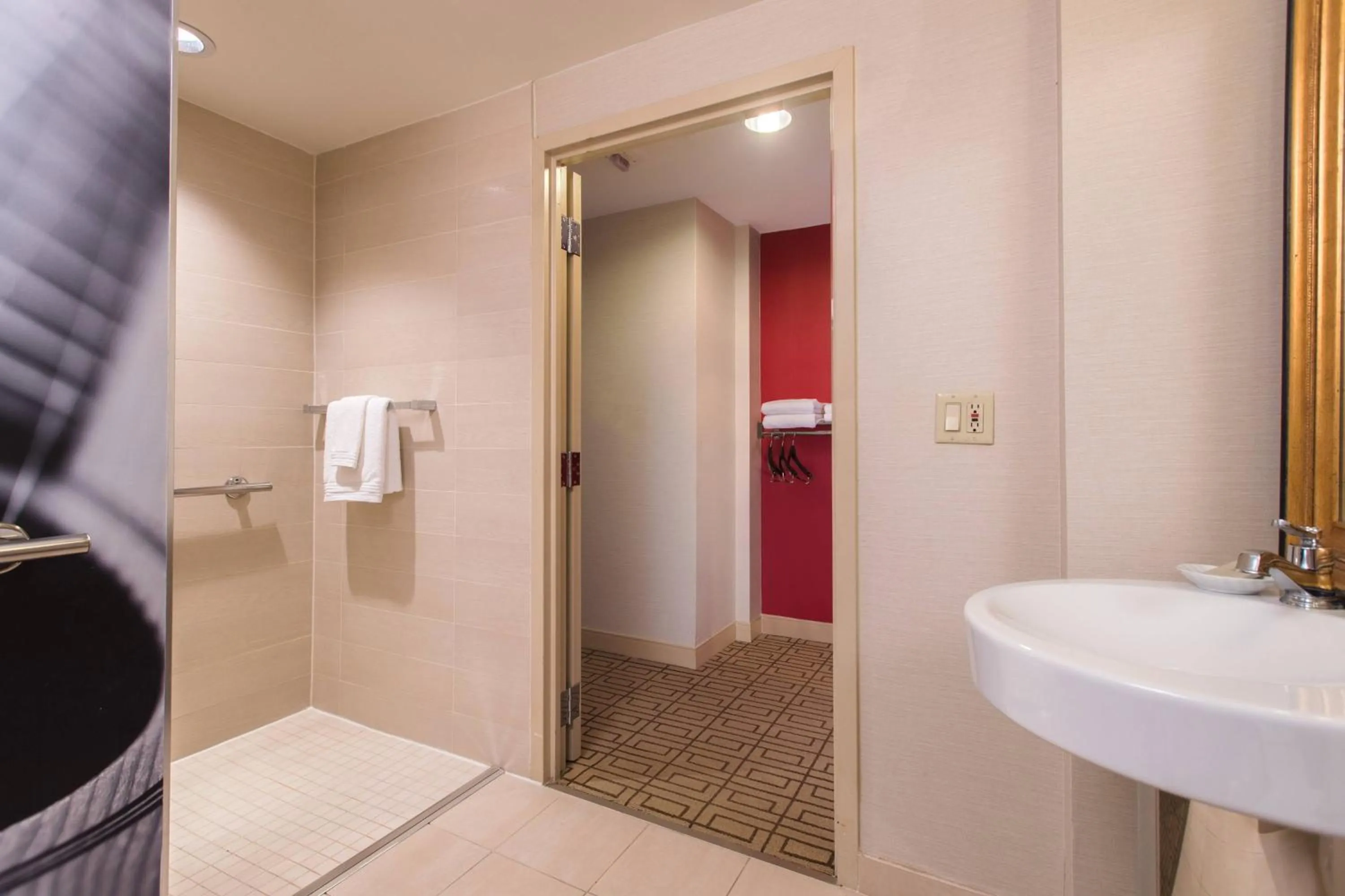 Bathroom in Renaissance Austin Hotel