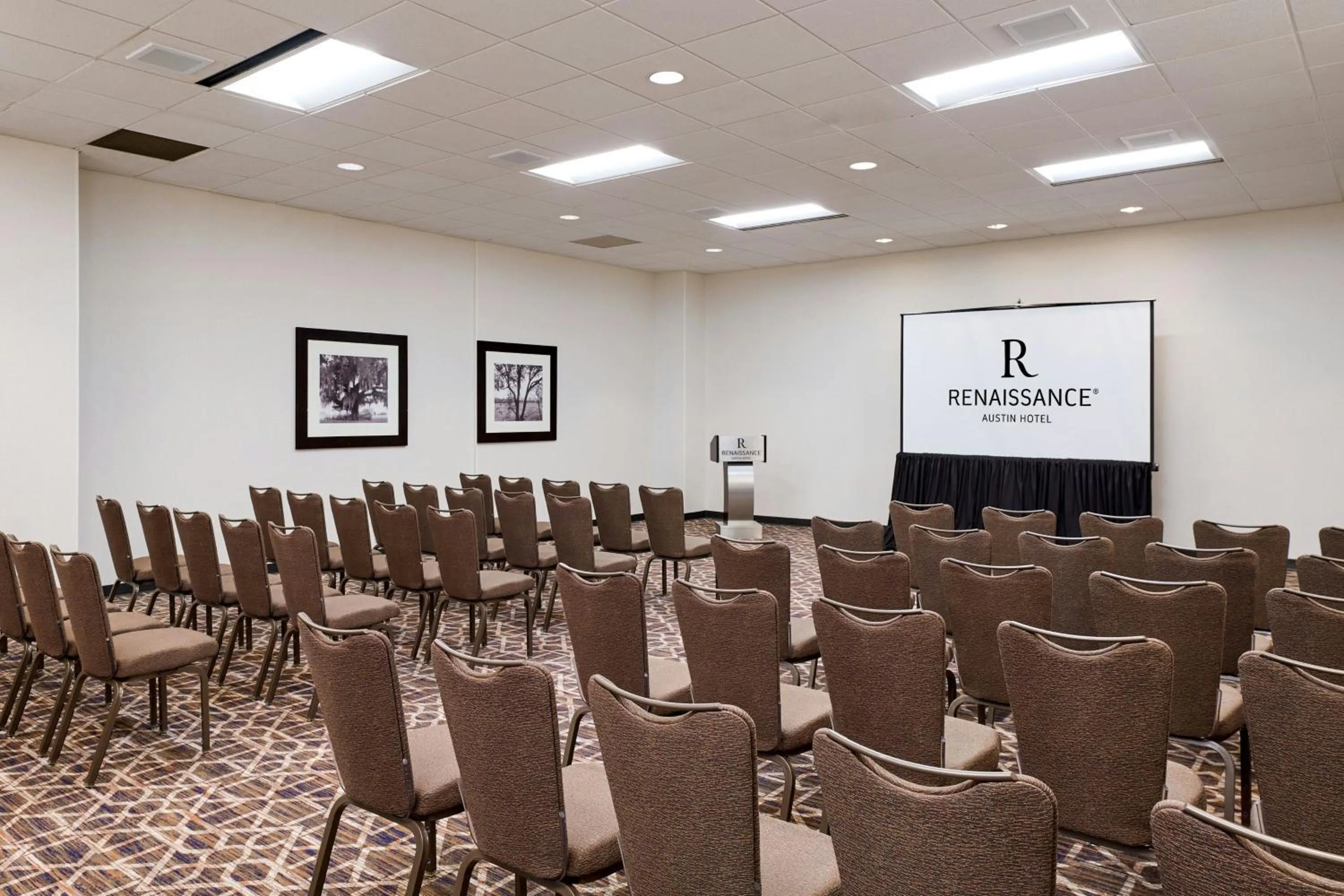 Meeting/conference room in Renaissance Austin Hotel