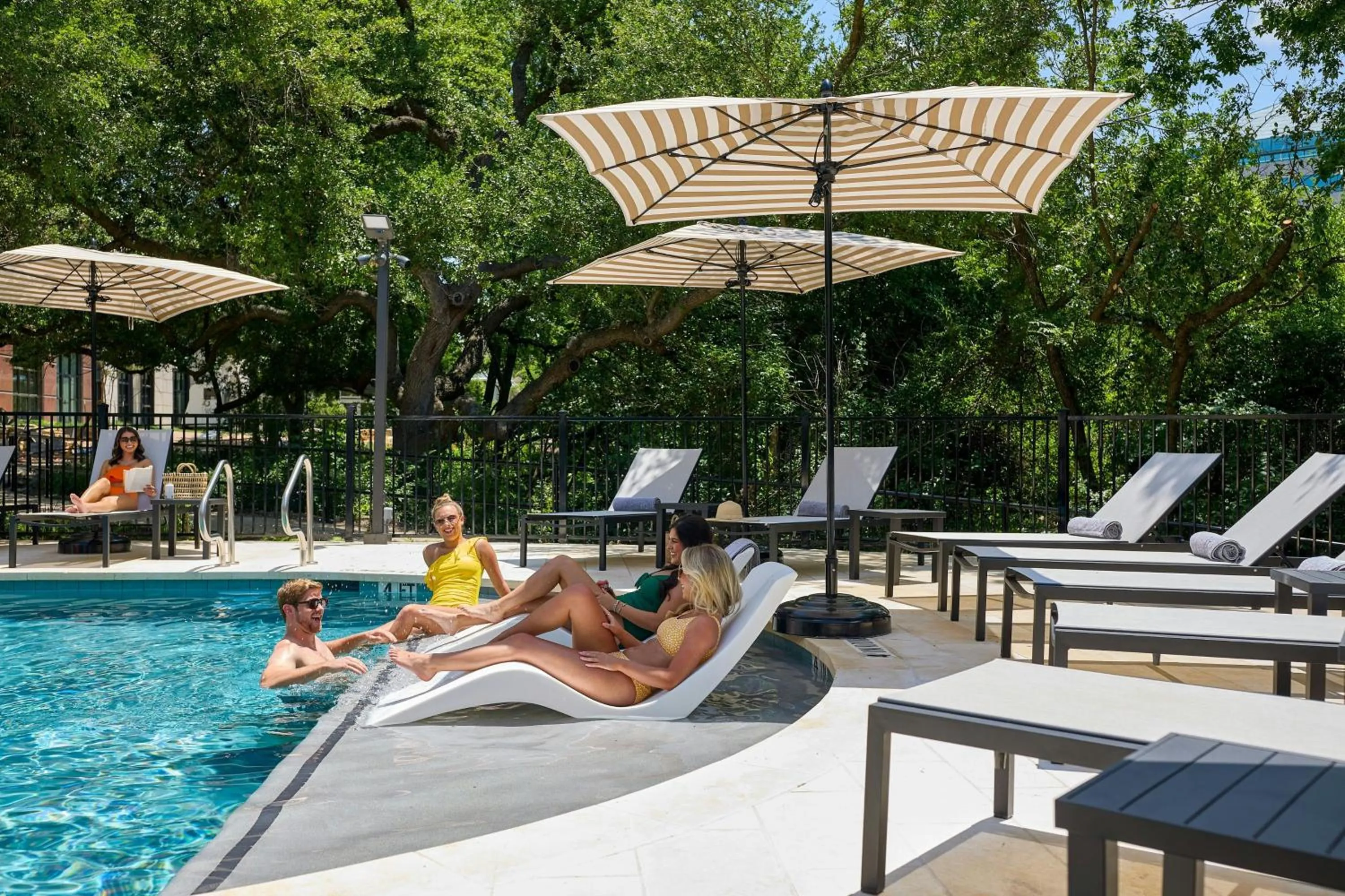 Swimming pool in Renaissance Austin Hotel