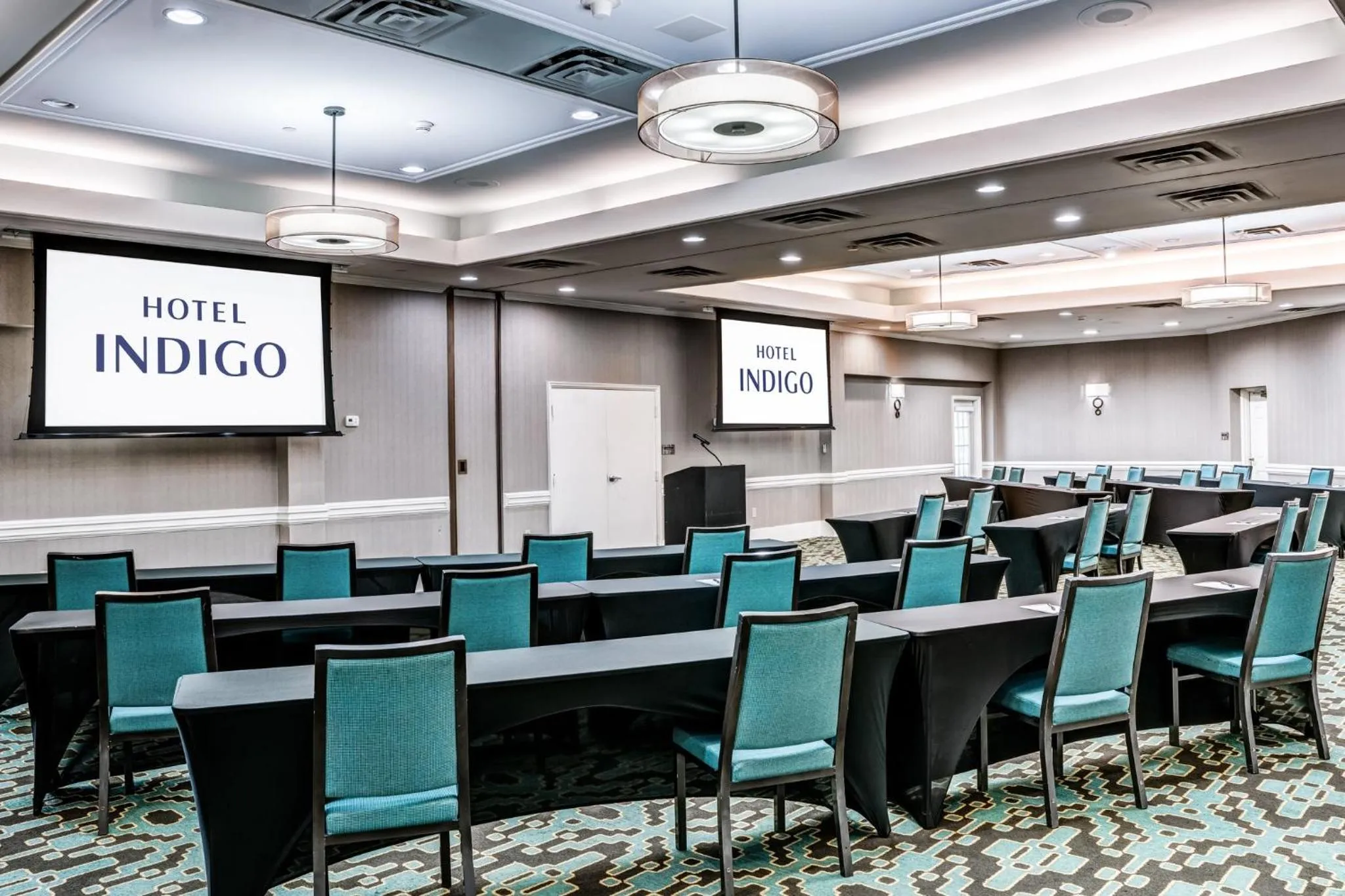 Meeting/conference room in Hotel Indigo Atlanta Vinings by IHG