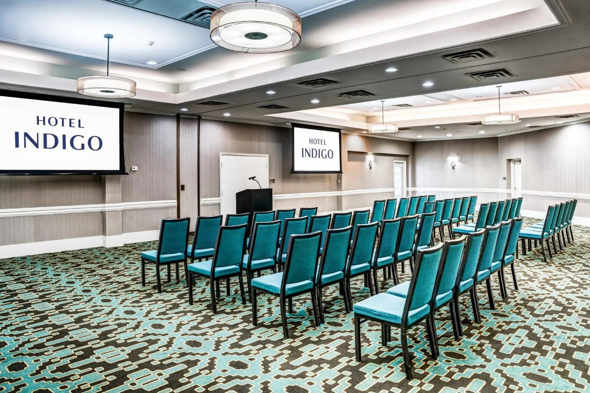 Meeting/conference room in Hotel Indigo Atlanta Vinings by IHG