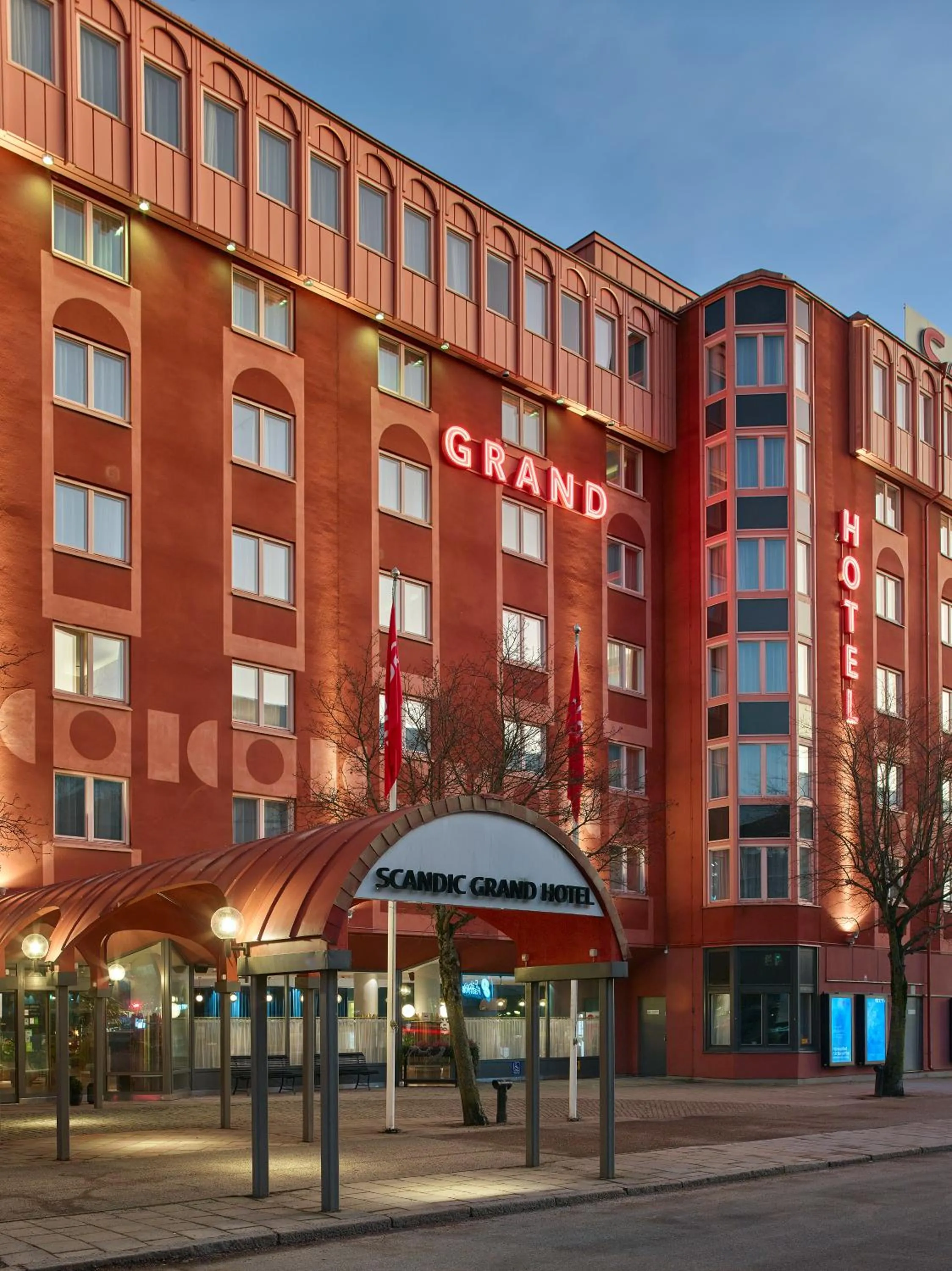 Facade/entrance in Scandic Grand Hotel