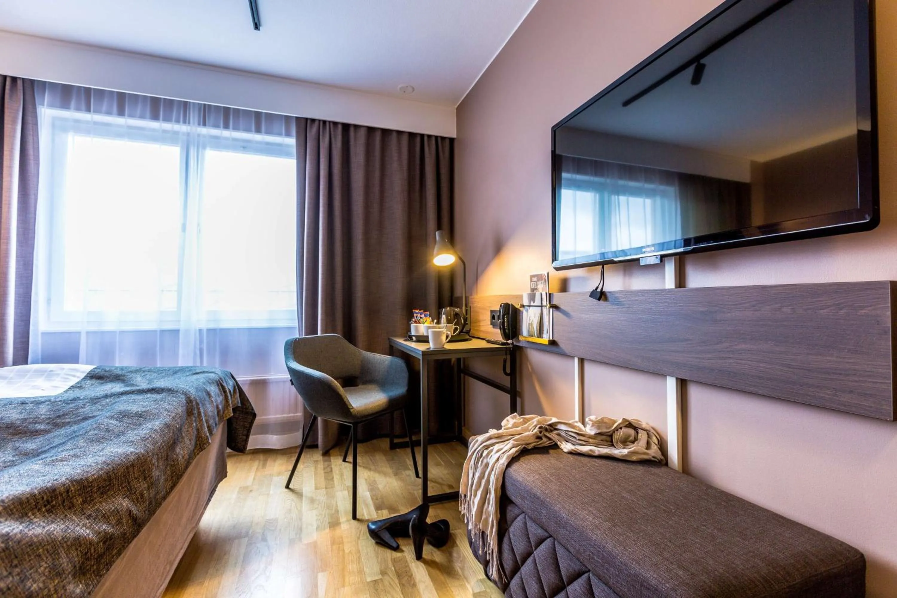 Bedroom, Bed in Scandic Grand Hotel