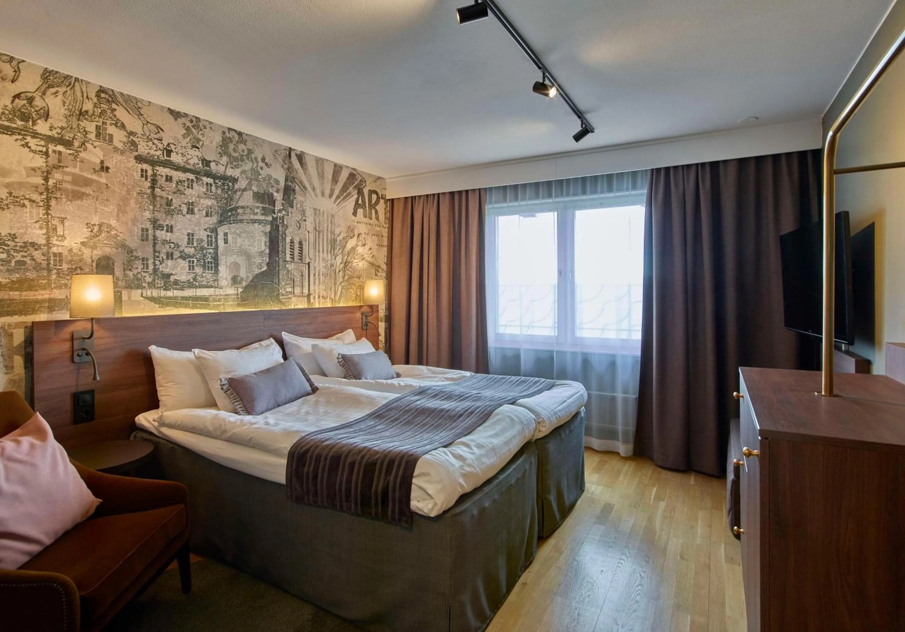 Bedroom, Bed in Scandic Grand Hotel