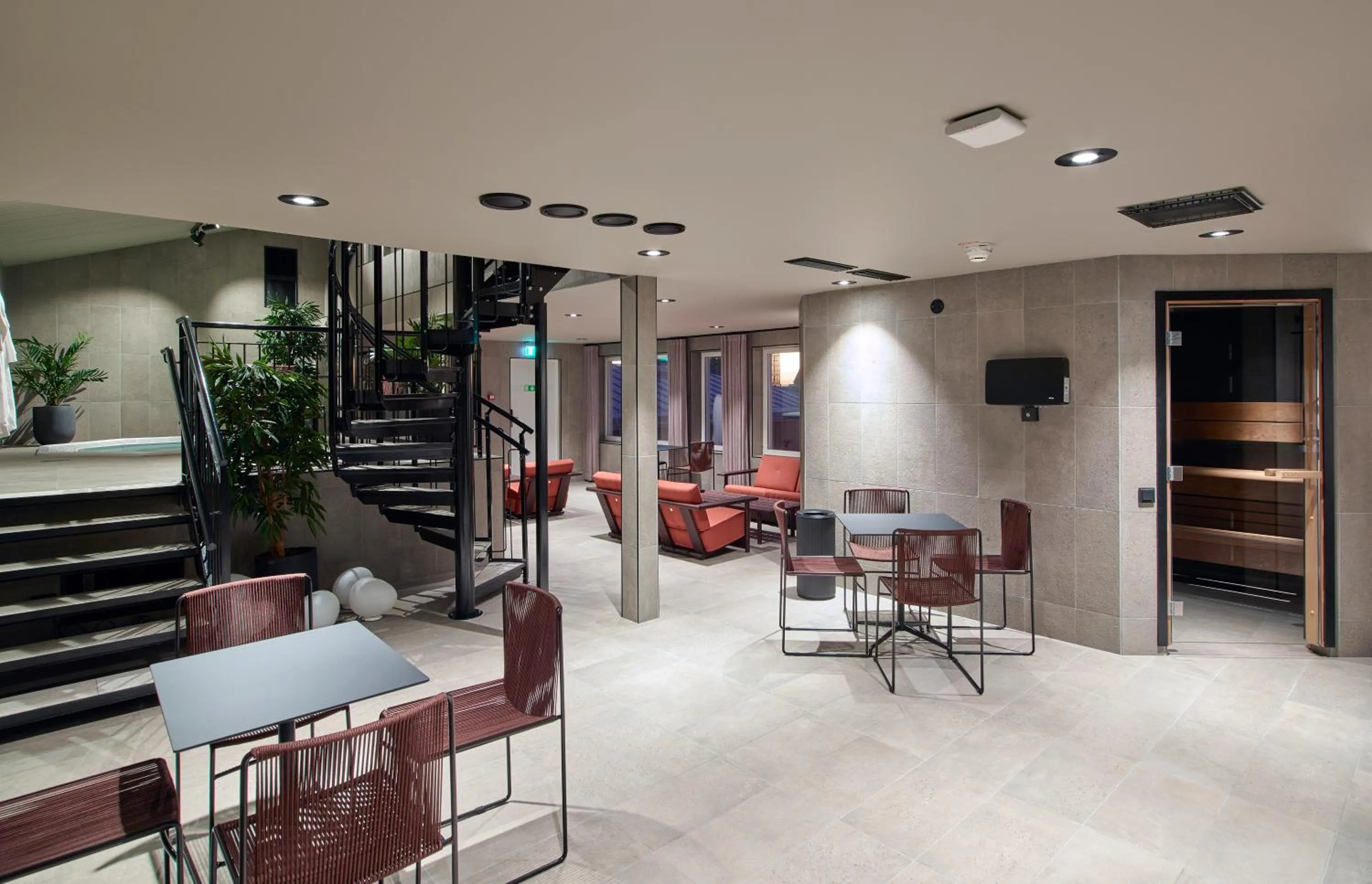 Hot Tub in Scandic Grand Hotel