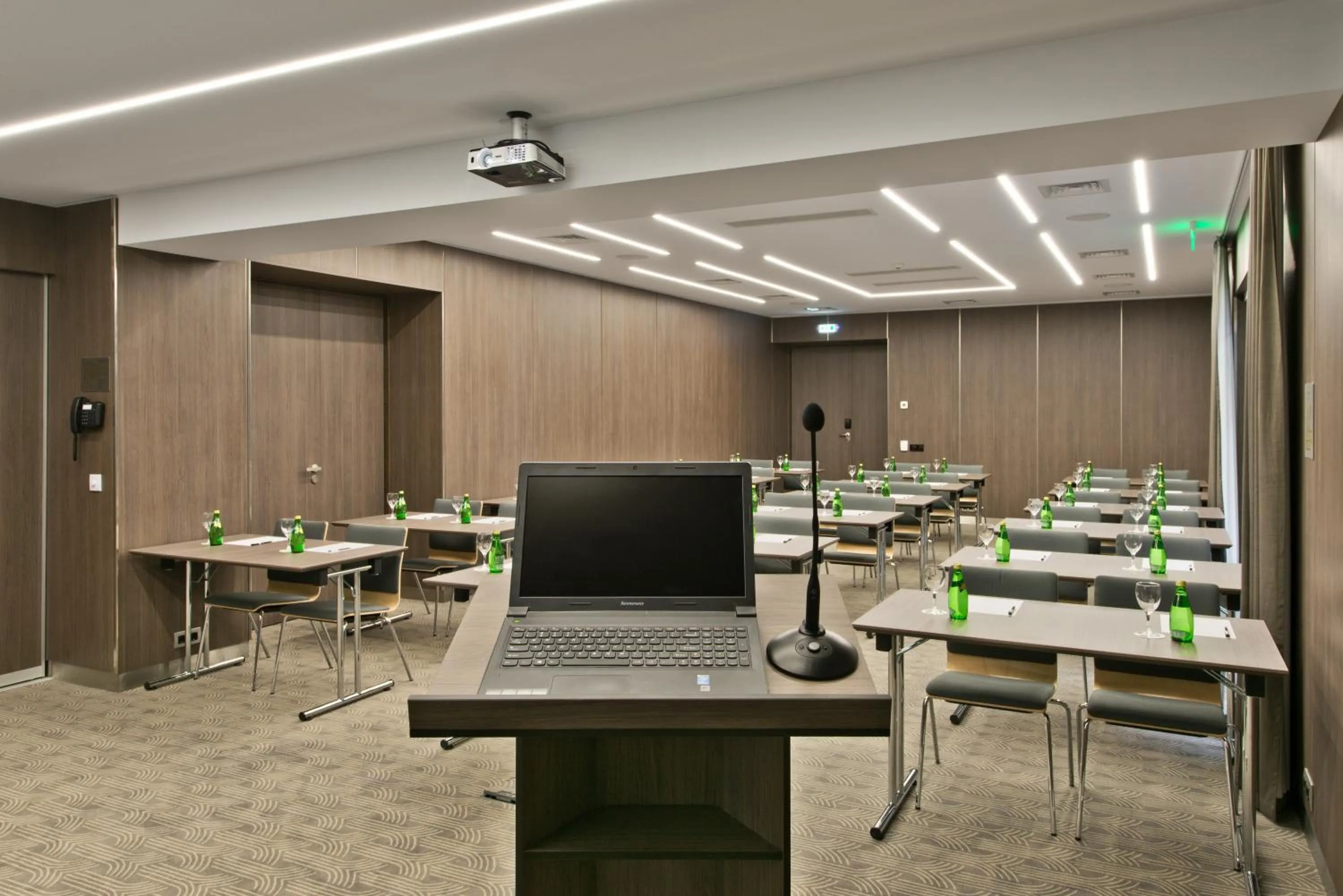 Meeting/conference room in Congress Avenue Hotel