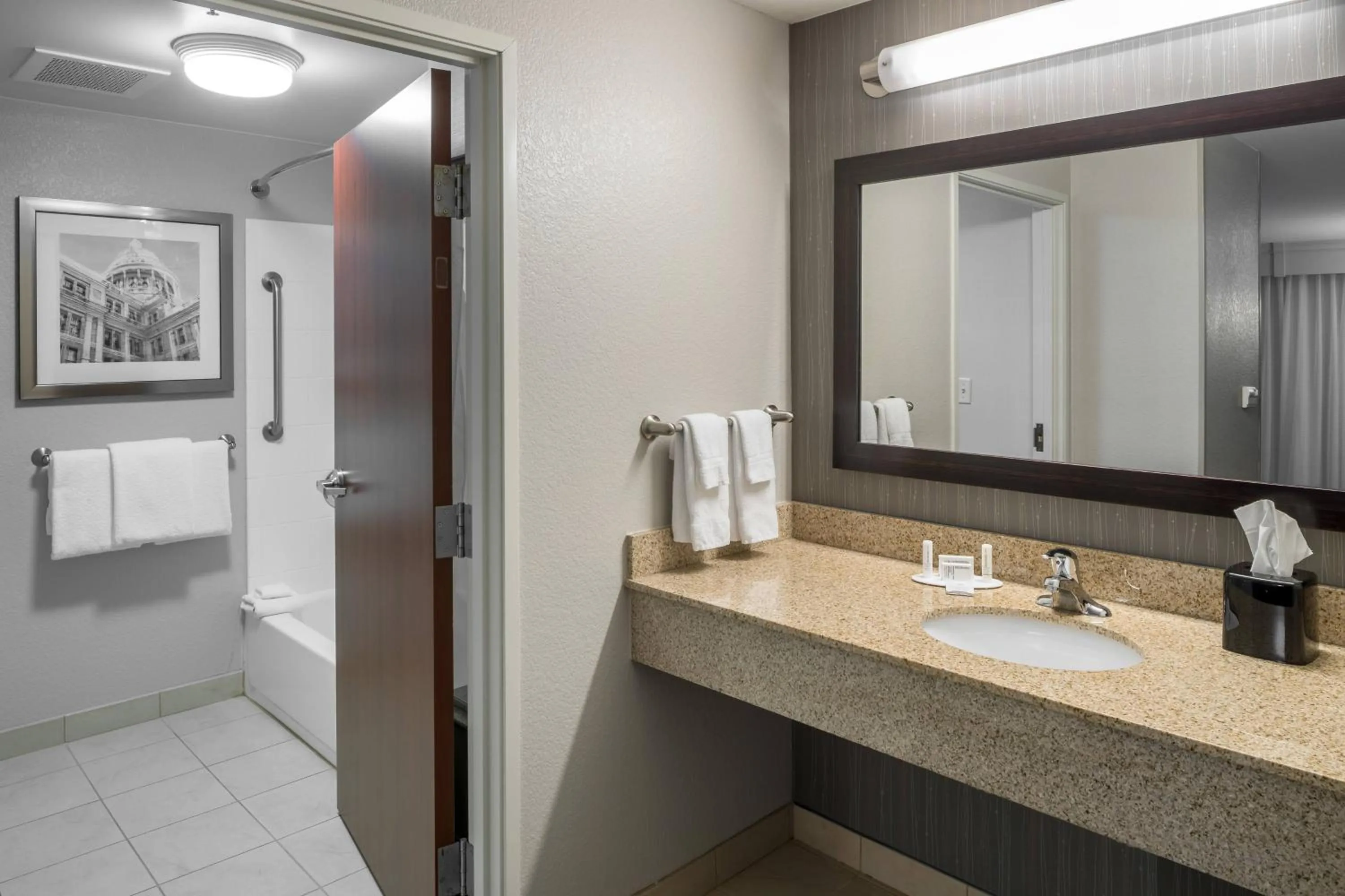 Bathroom, Bed in Courtyard by Marriott Austin Parmer Tech Ridge