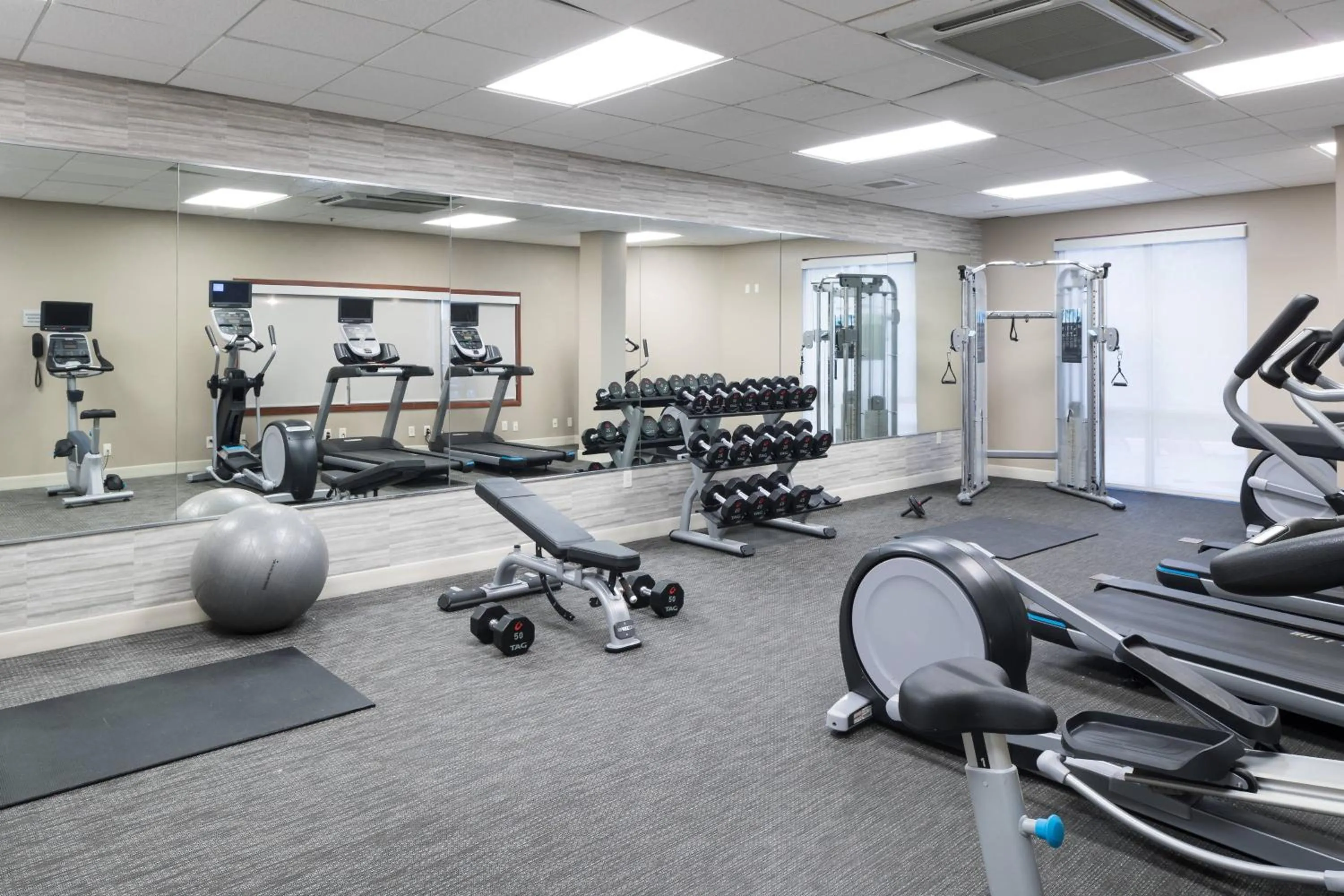 Fitness centre/facilities in Courtyard by Marriott Austin Parmer Tech Ridge
