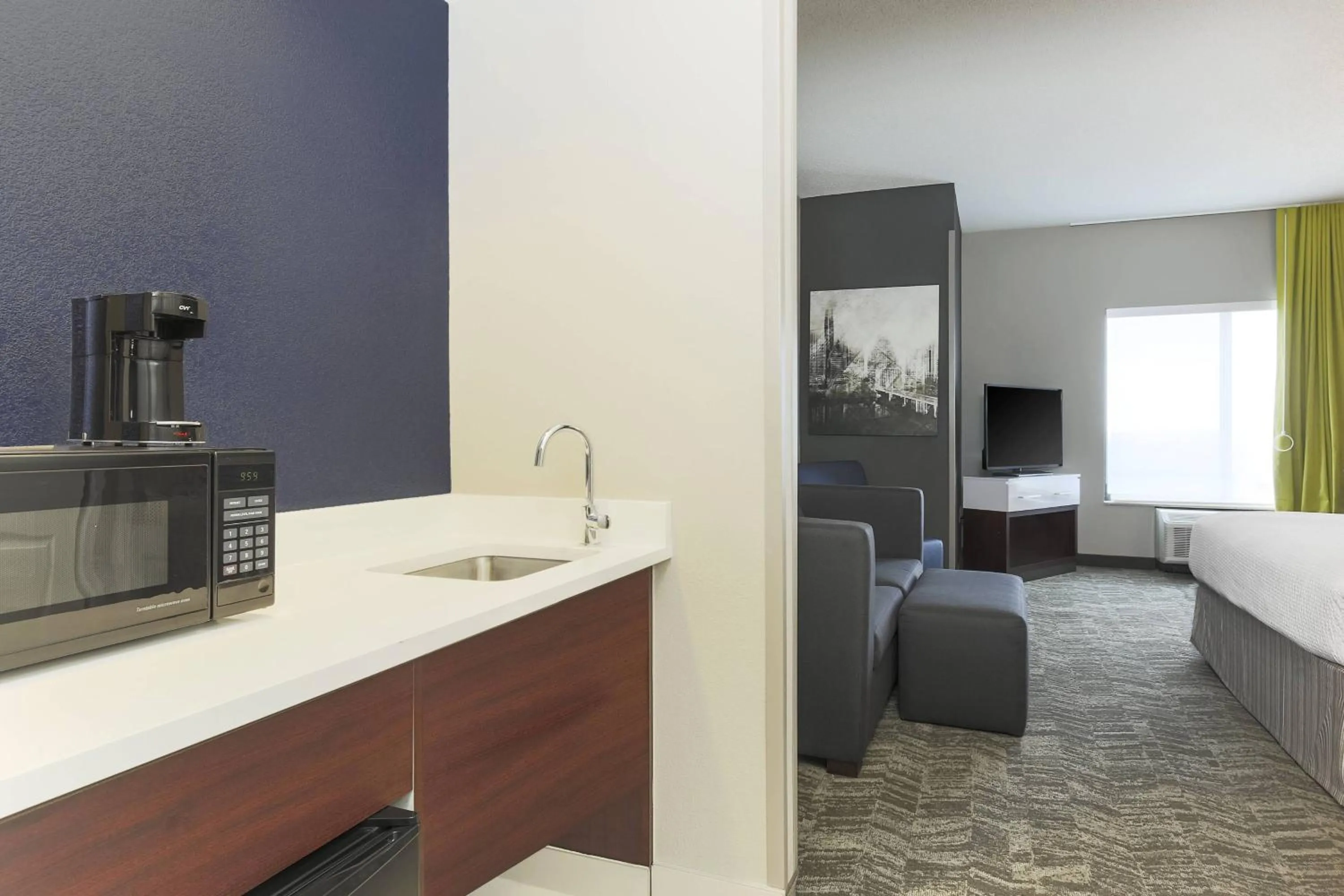 Kitchen or kitchenette, Bed in SpringHill Suites by Marriott Austin Parmer/Tech Ridge