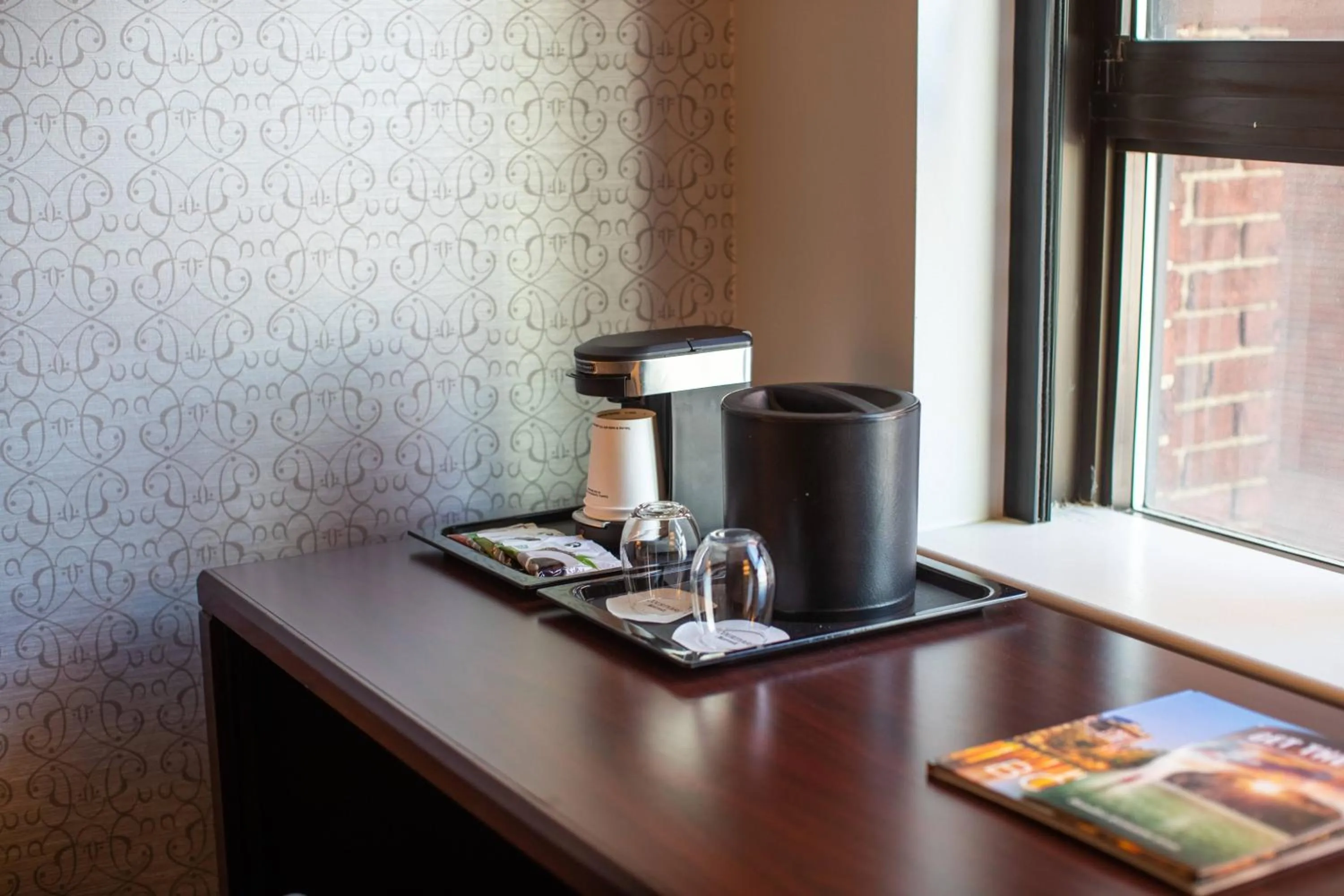 Photo of the whole room in Courtyard by Marriott Boston Downtown