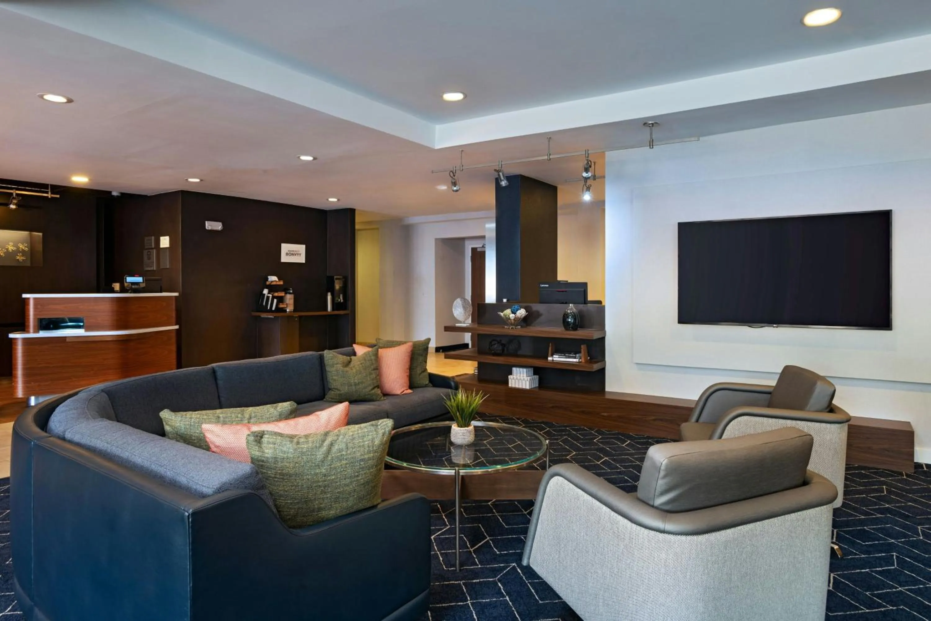 Lobby or reception in Courtyard by Marriott Austin The Domain Area