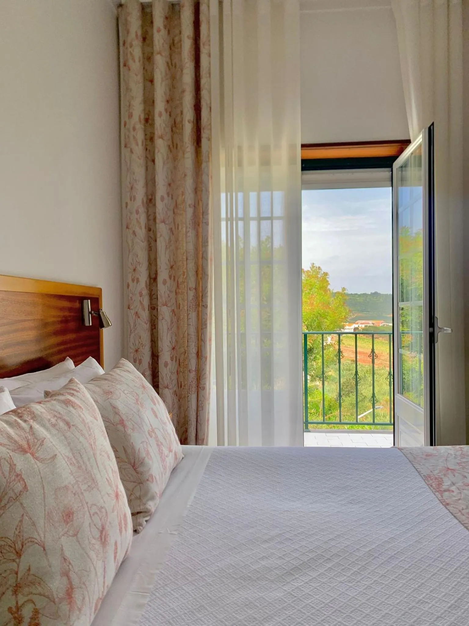 Bedroom, Bed in Hotel Louro