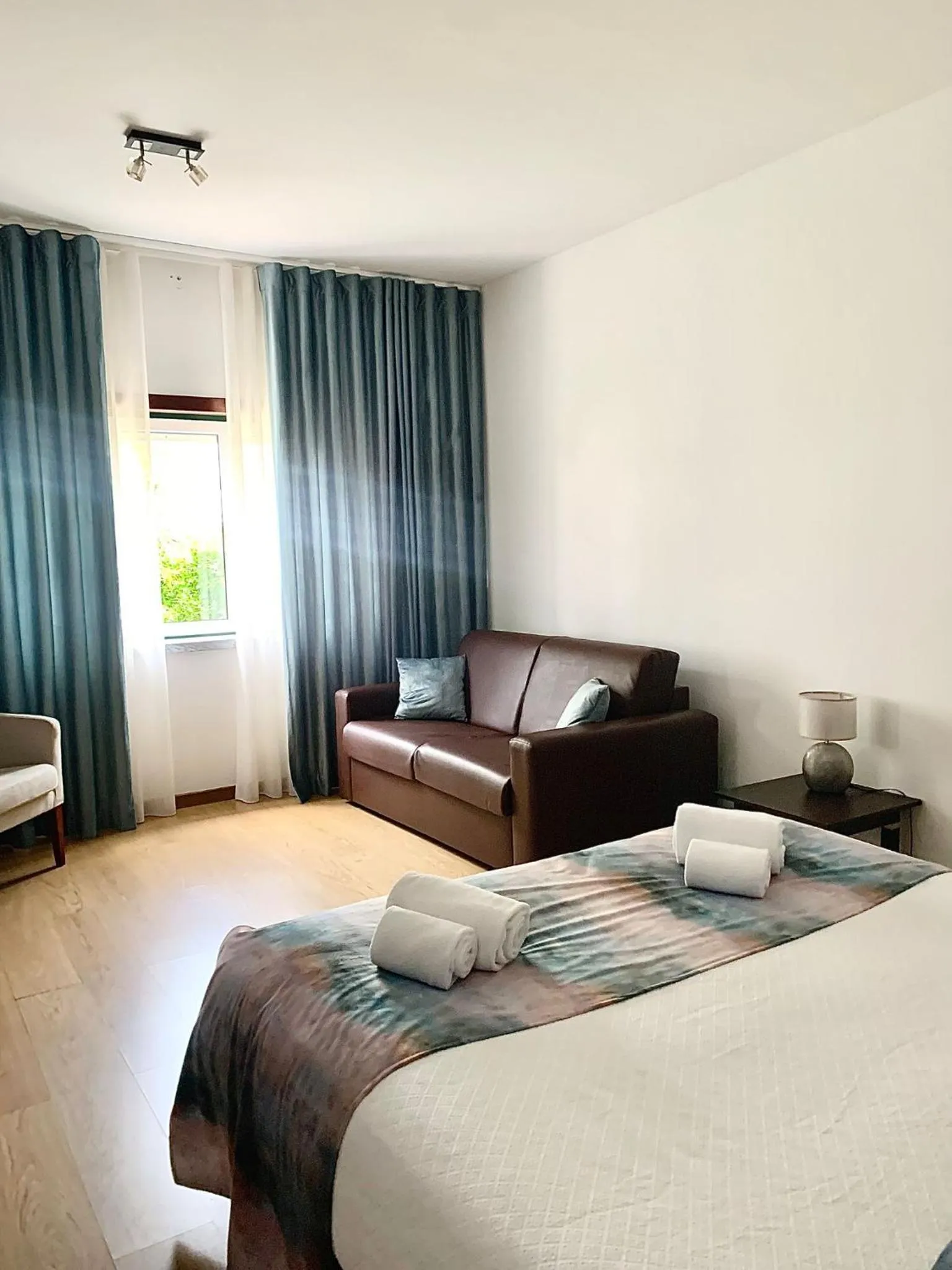 Bedroom, Bed in Hotel Louro