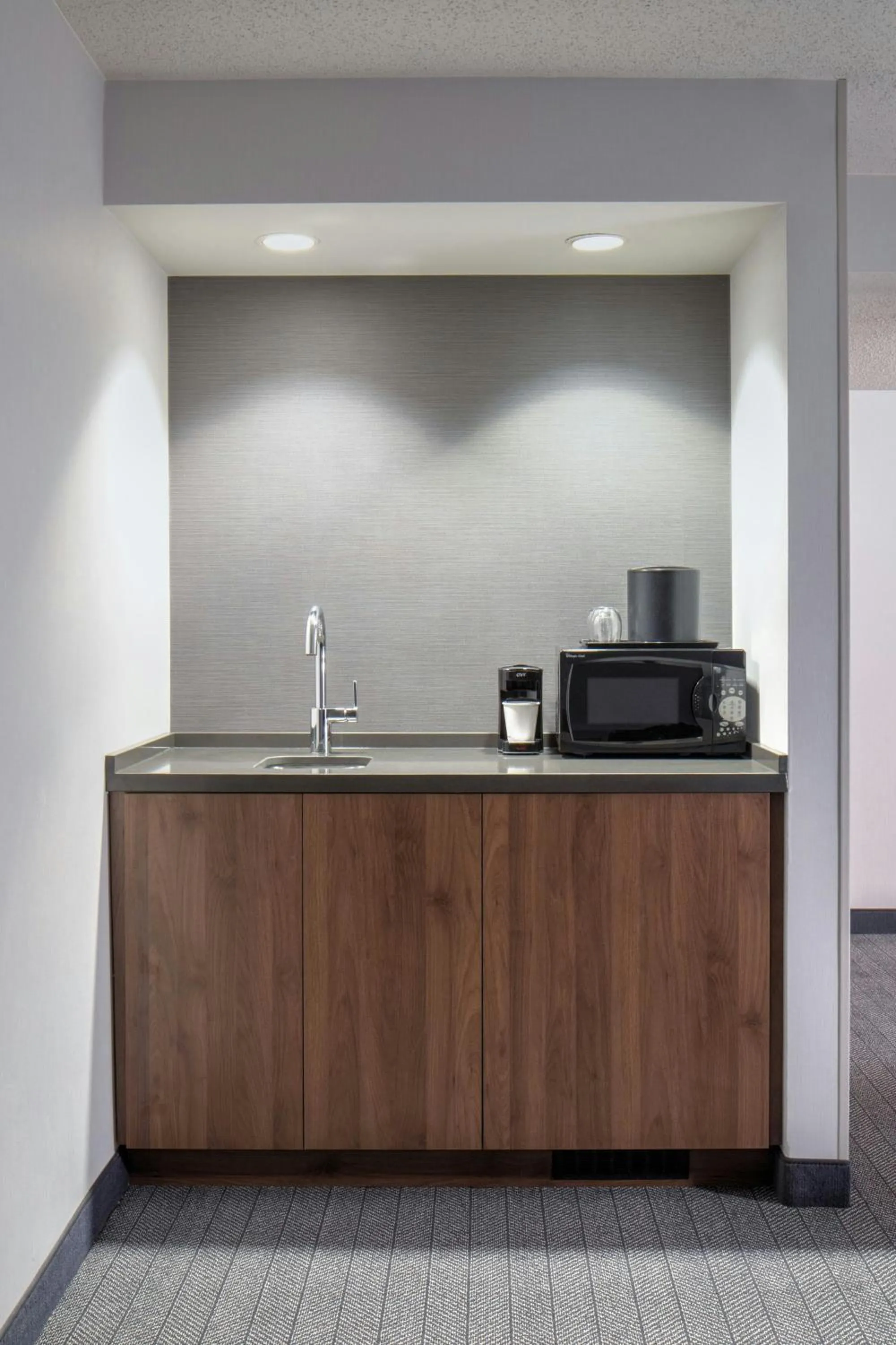 Lounge or bar in Courtyard by Marriott Chicago Downtown/River North