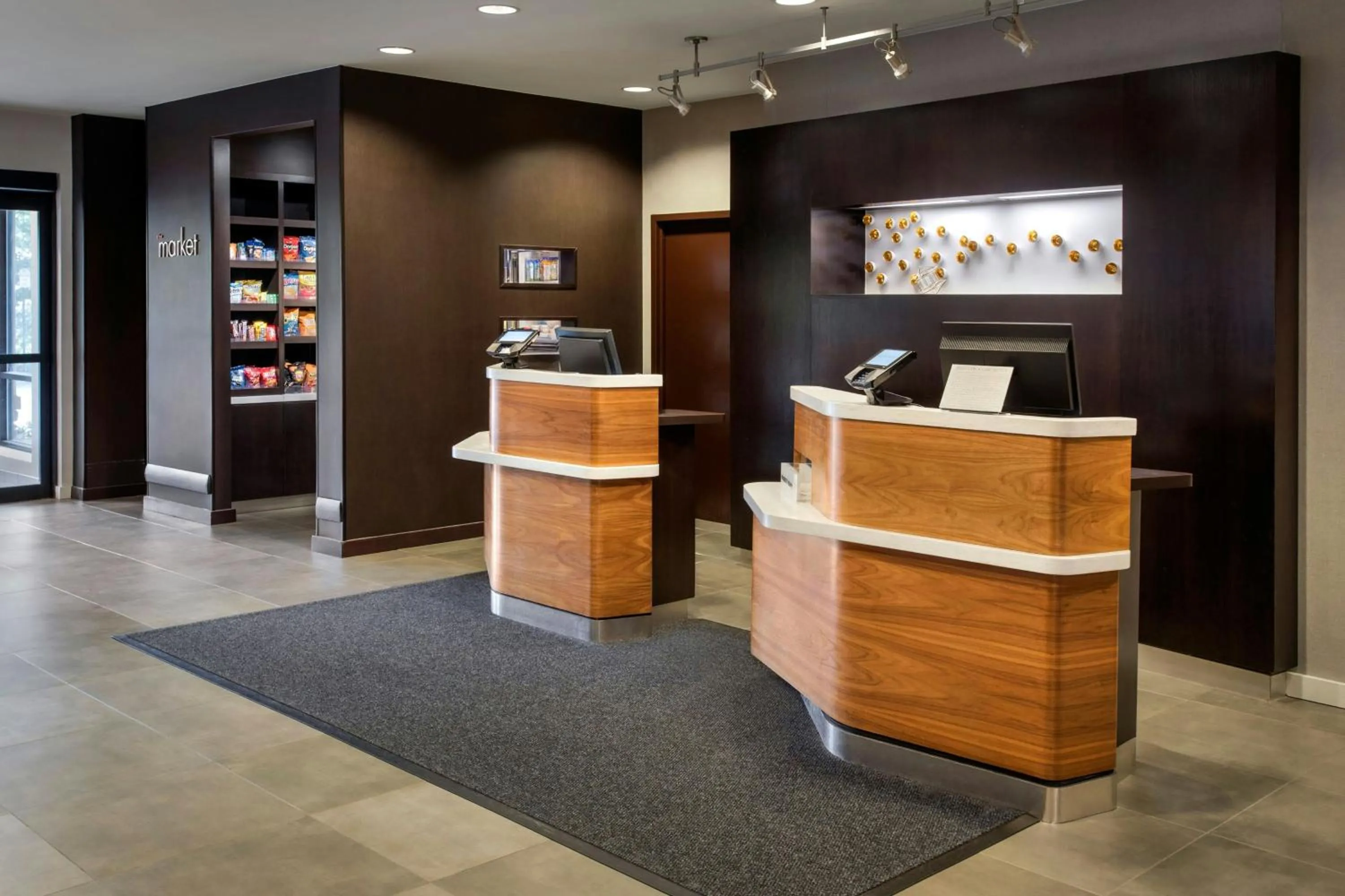 Lobby or reception in Courtyard by Marriott Paramus