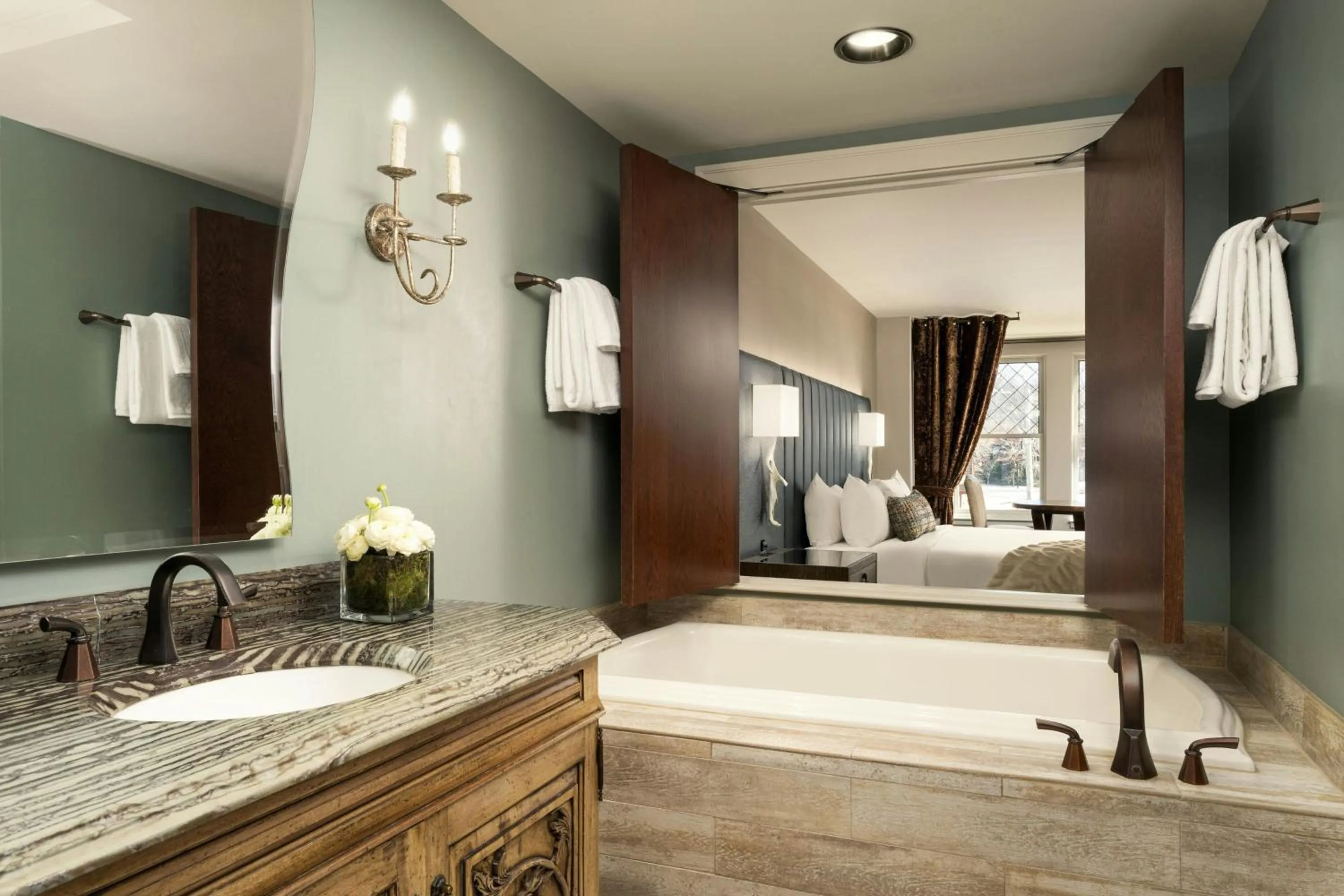 Bathroom in Grand Bohemian Lodge Asheville, Autograph Collection