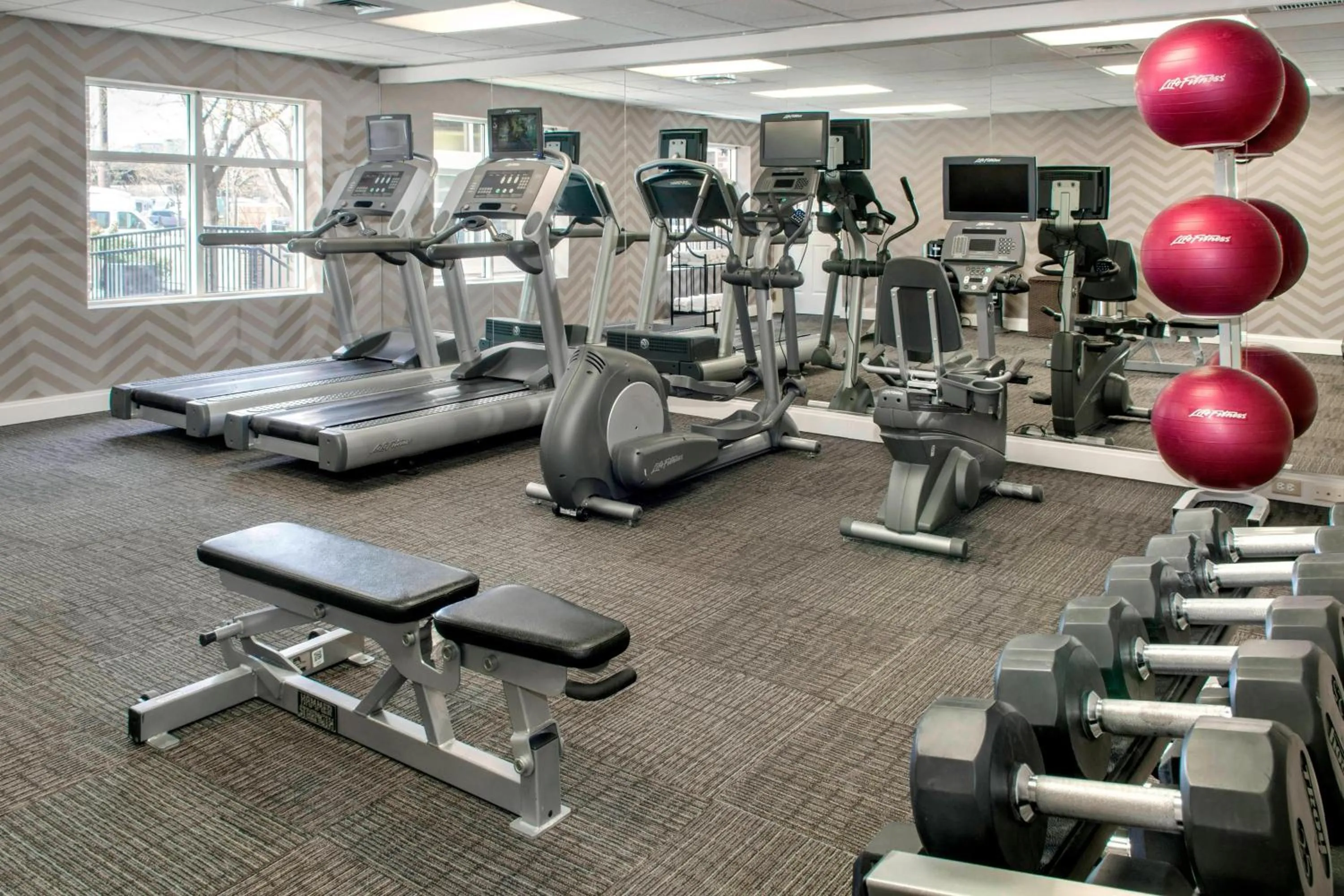 Fitness centre/facilities in Residence Inn by Marriott Newark Elizabeth/Liberty International Airport