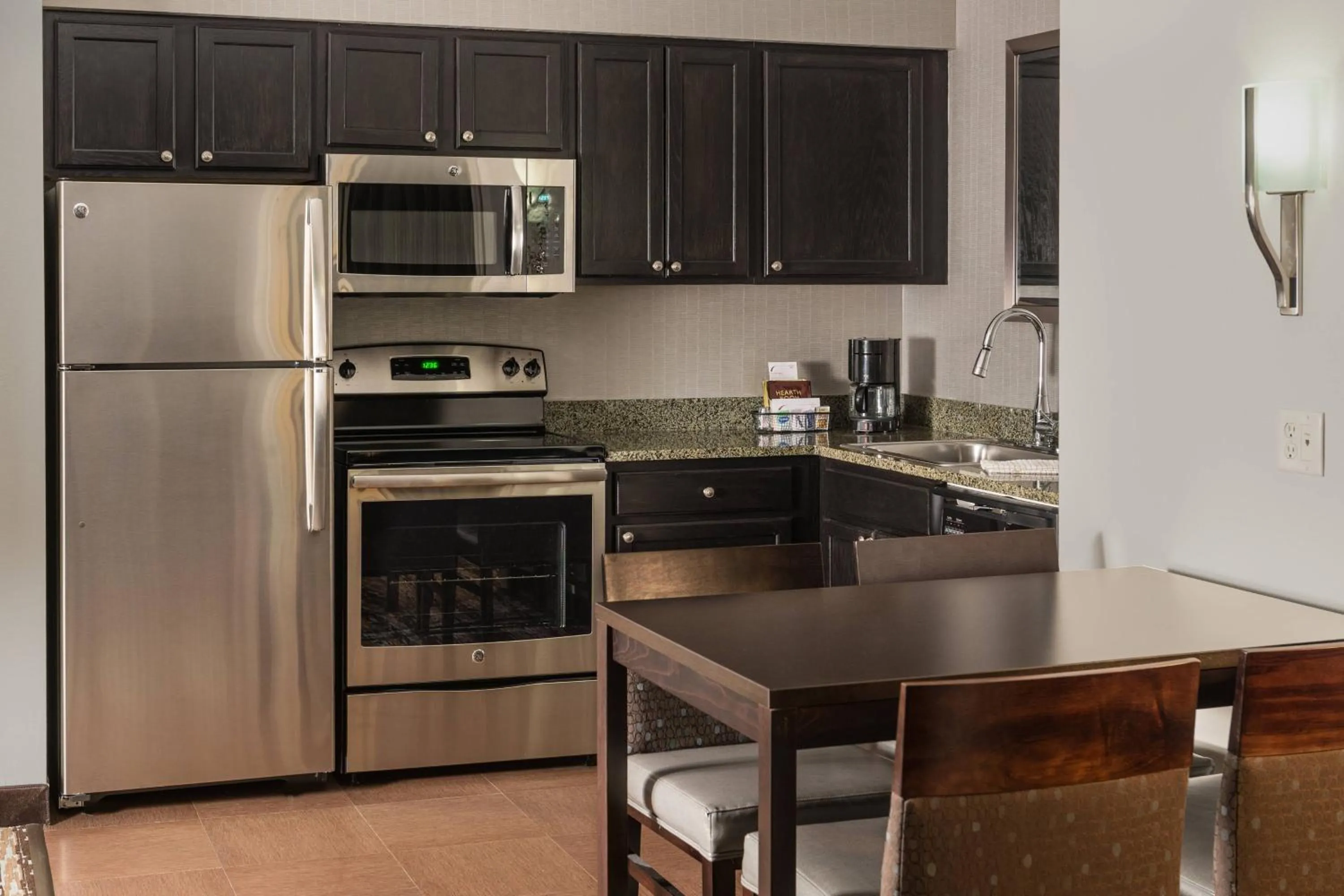 Kitchen or kitchenette in Residence Inn Boston Franklin