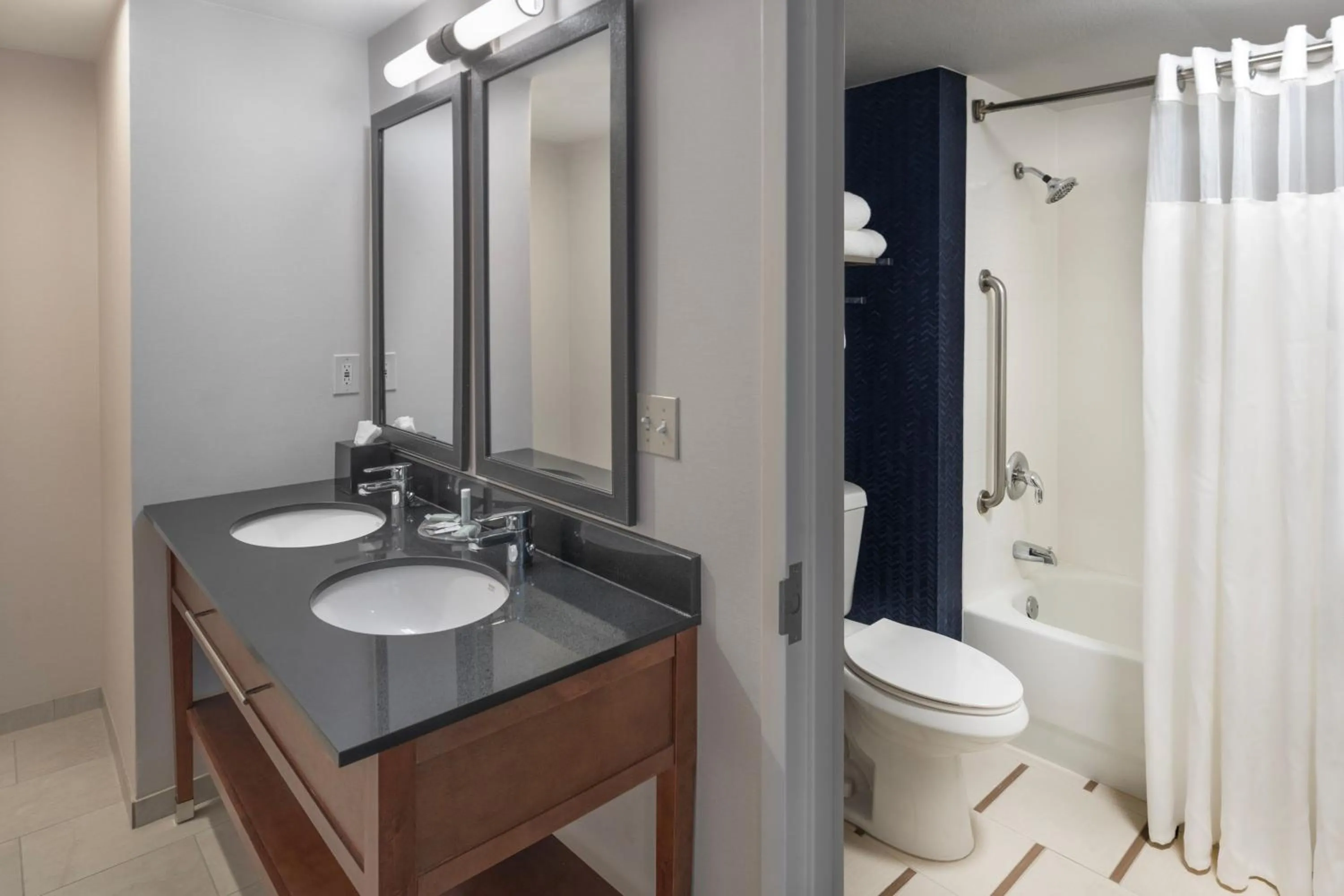 Bathroom in Fairfield Inn Boston Tewksbury/Andover