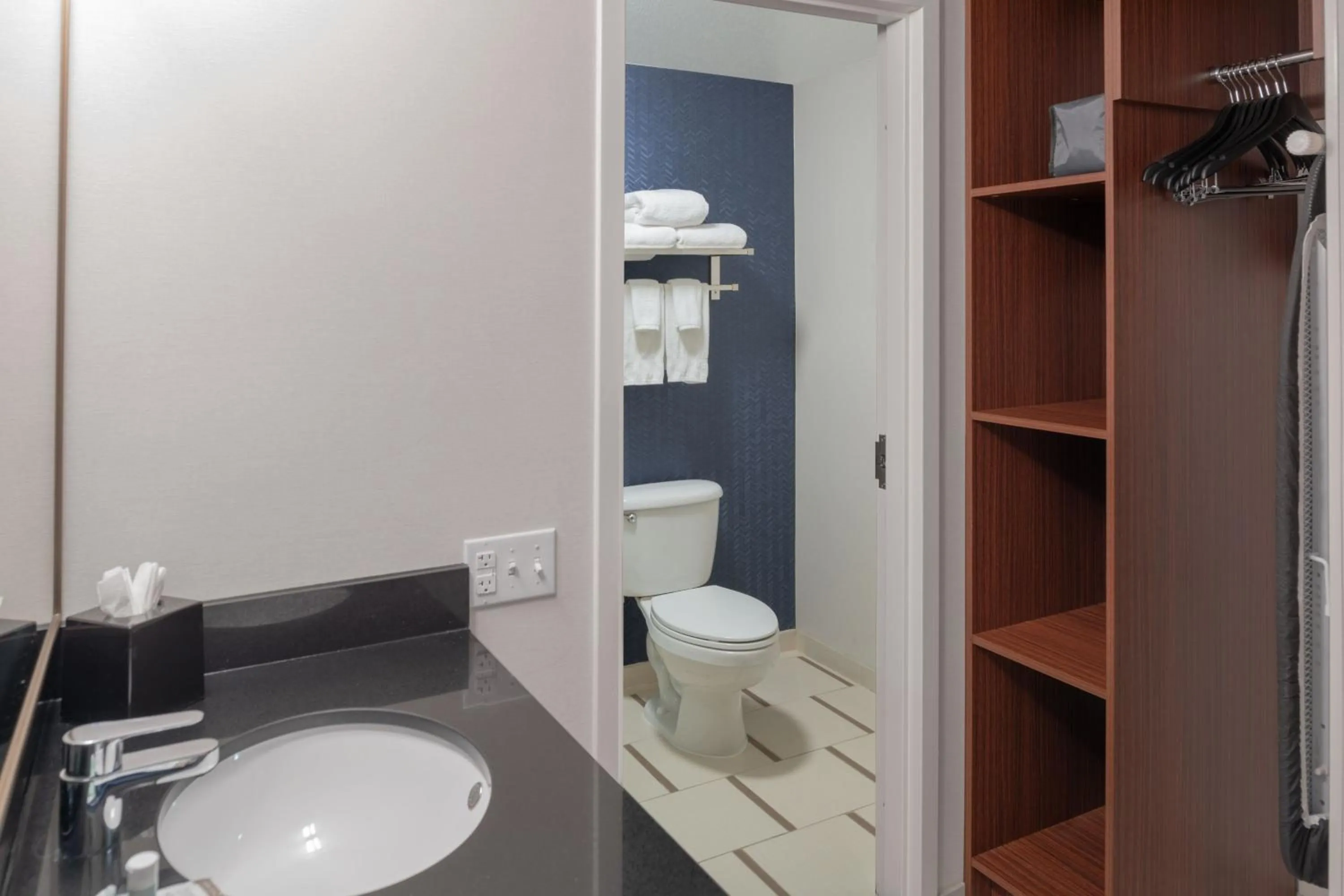 Bathroom in Fairfield Inn Boston Tewksbury/Andover