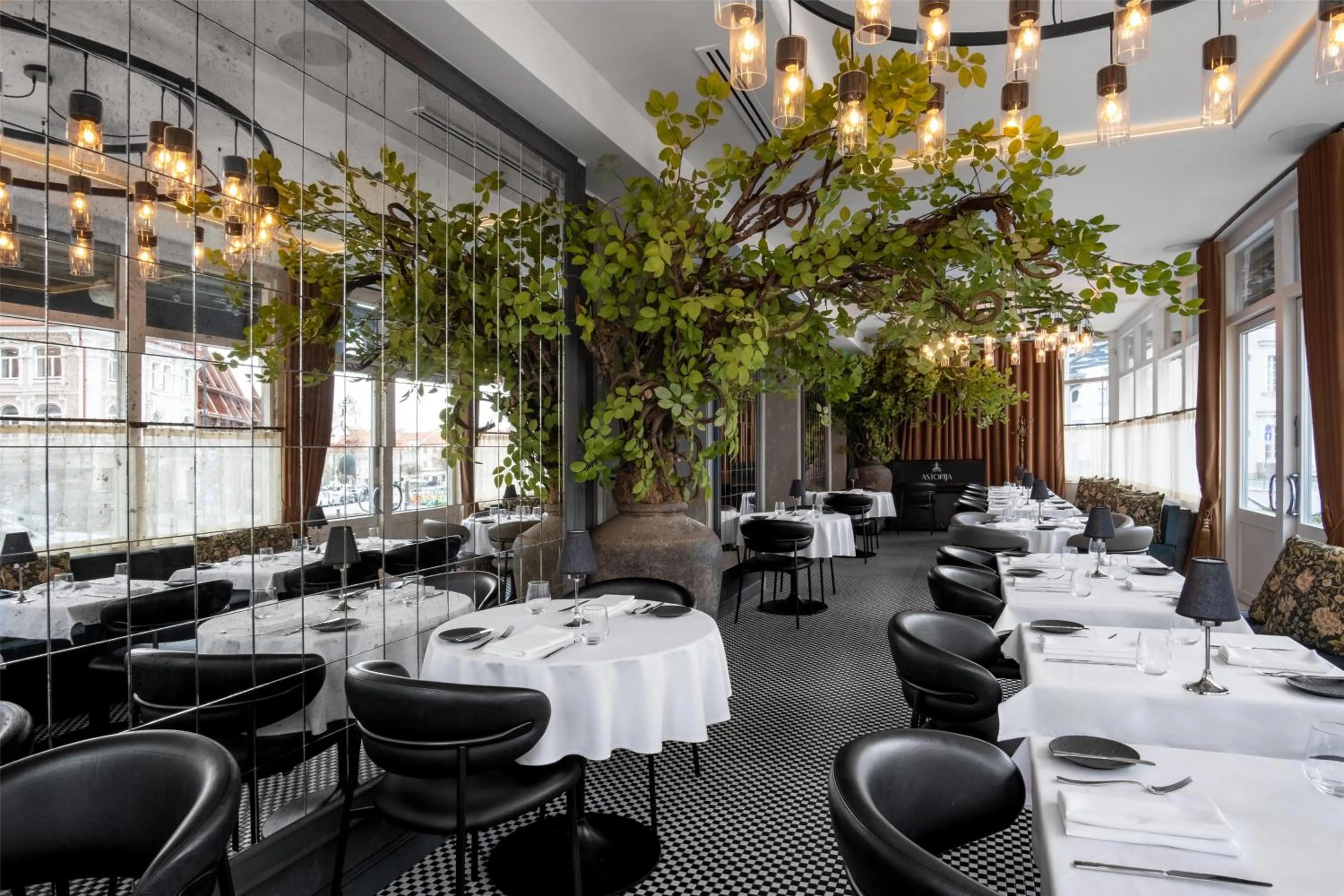 Restaurant/places to eat in Radisson Collection Astorija Hotel, Vilnius