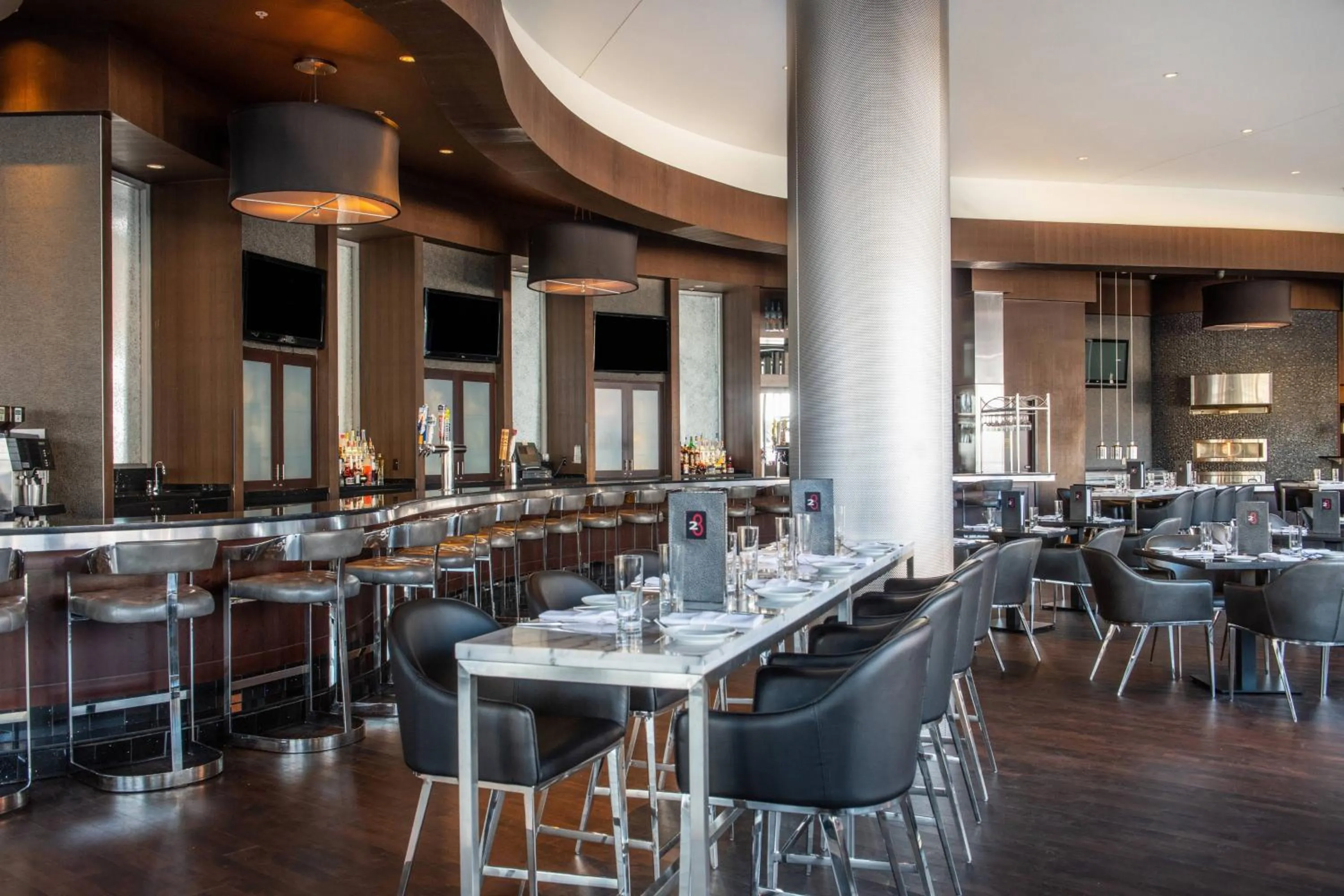 Restaurant/places to eat in Renaissance Boston Patriot Place Hotel