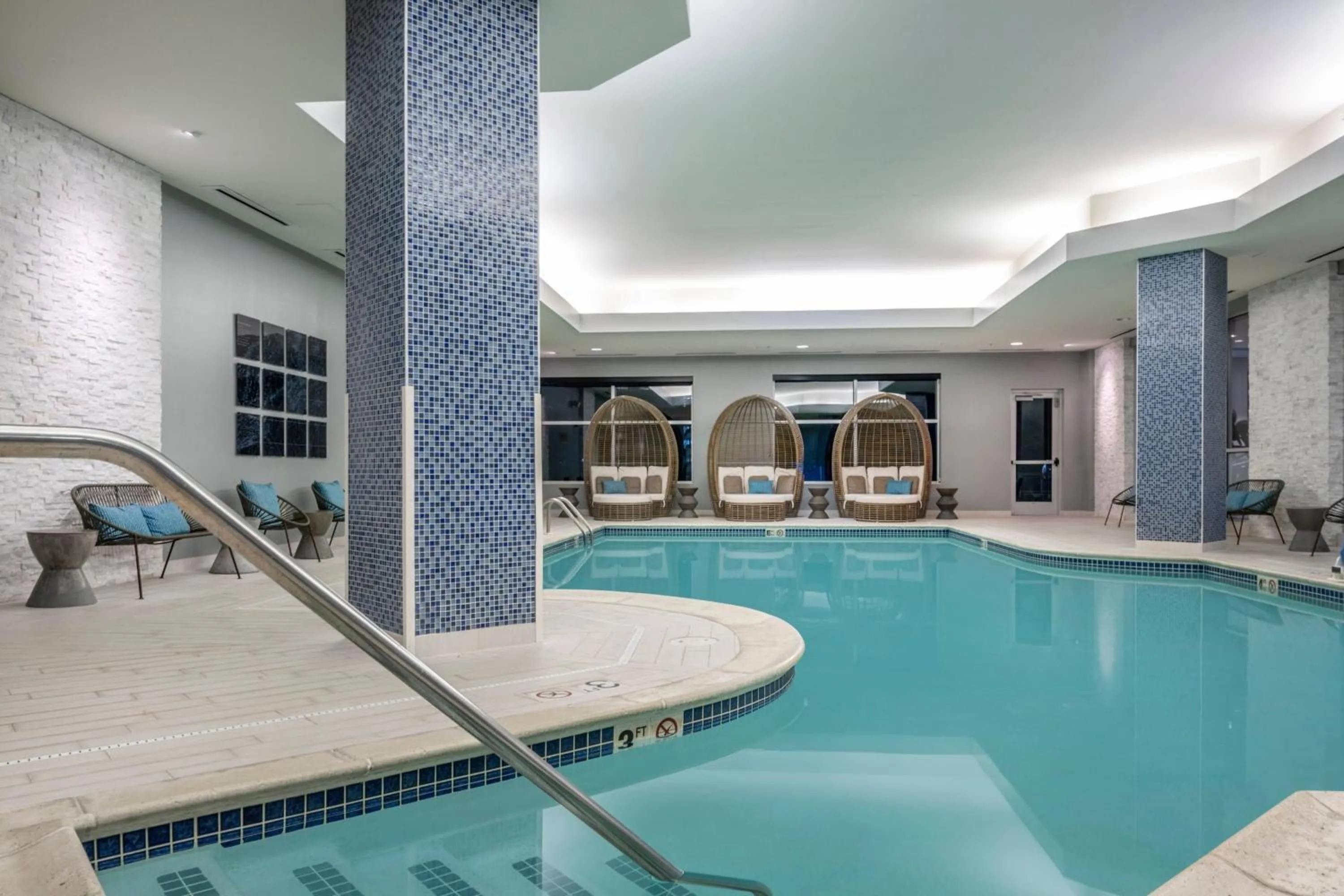 Swimming pool in Renaissance Boston Patriot Place Hotel