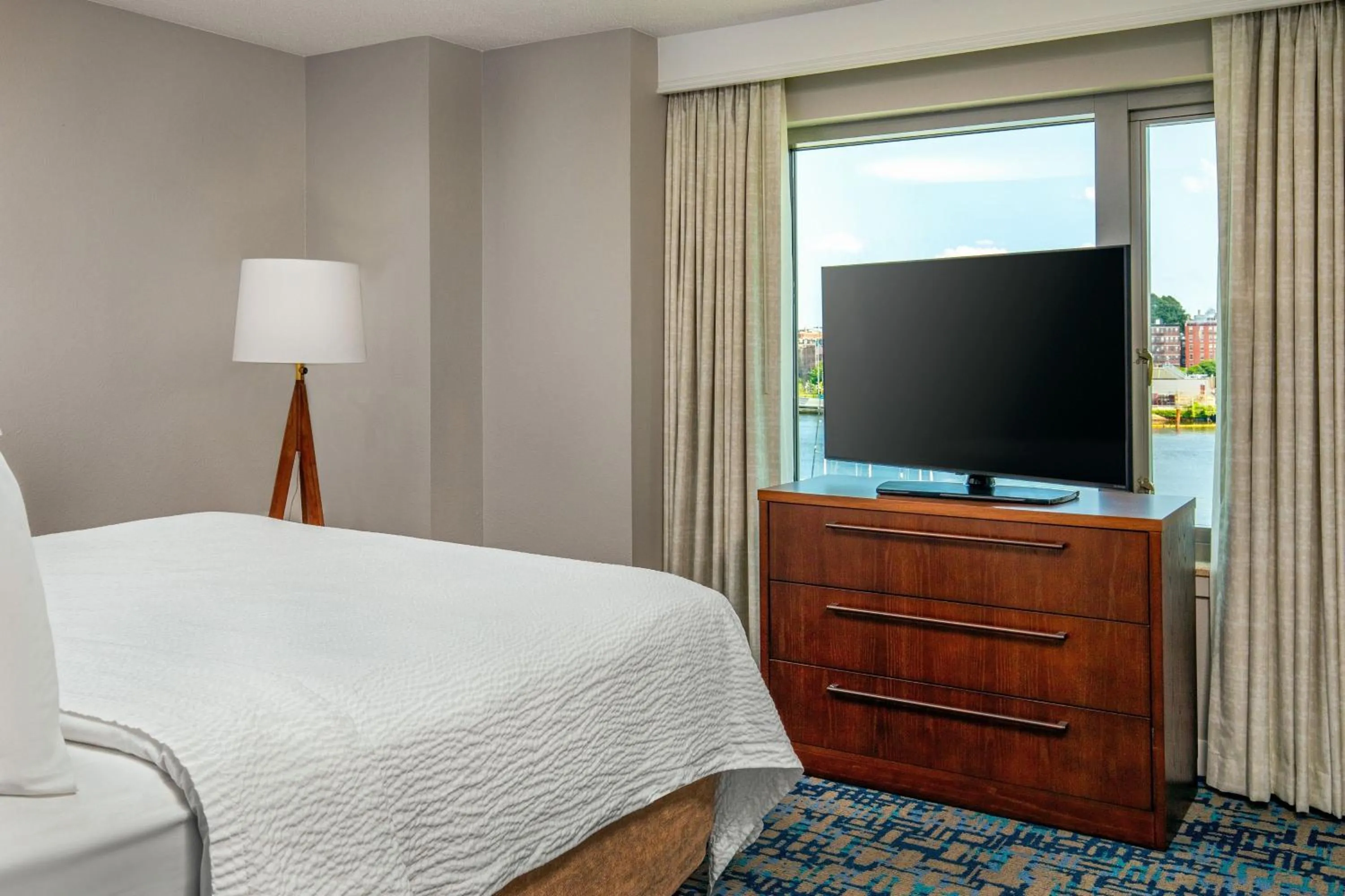 Bedroom, Bed in Residence Inn by Marriott Boston Harbor on Tudor Wharf