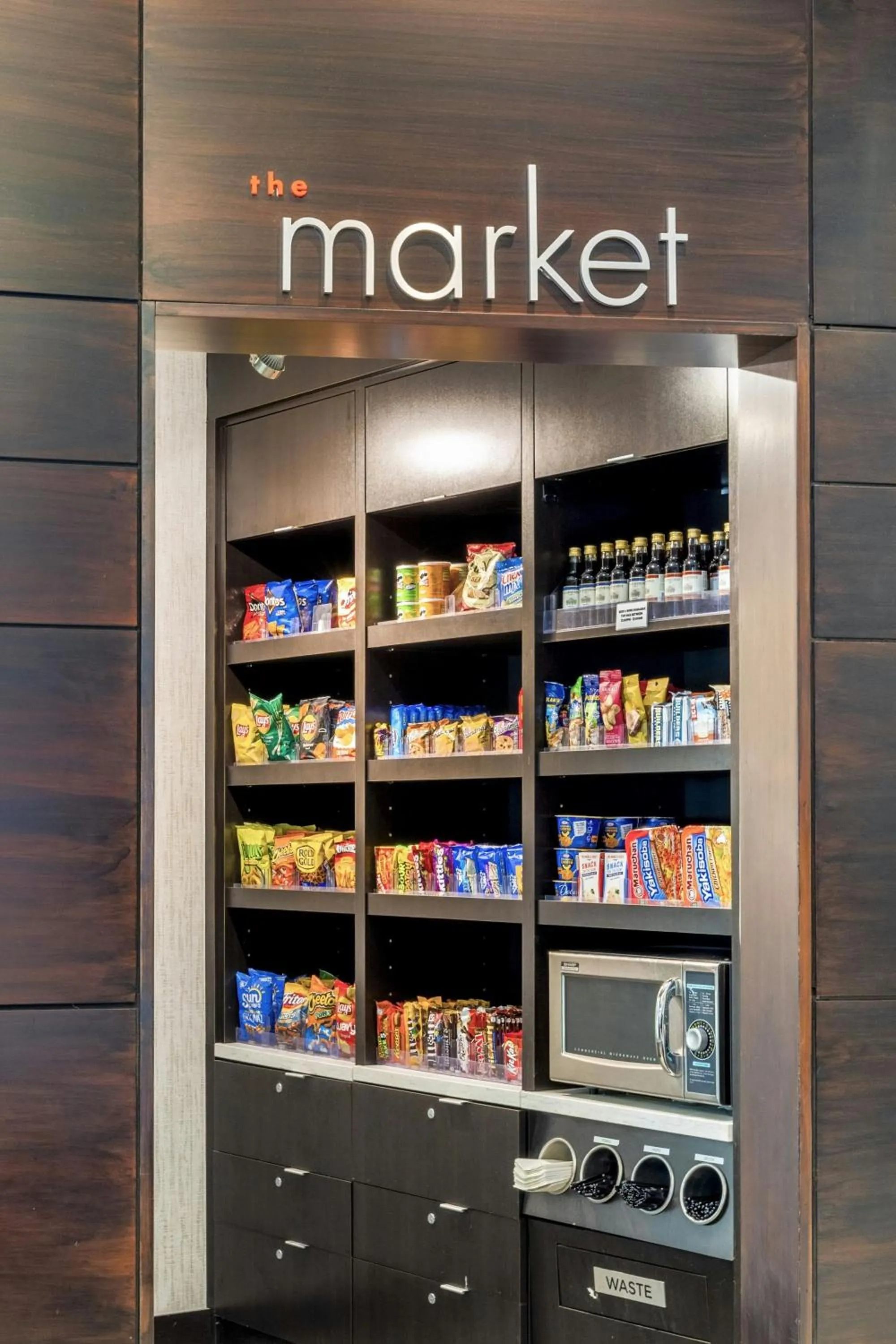 Restaurant/places to eat in Courtyard by Marriott Boston Waltham