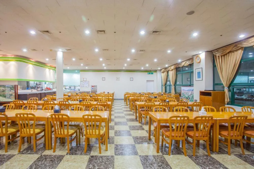 Restaurant/places to eat in Ilsung Condo Namhan River