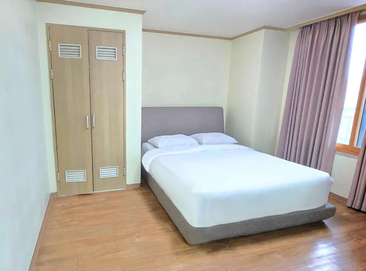 Bed in Ilsung Condo Namhan River