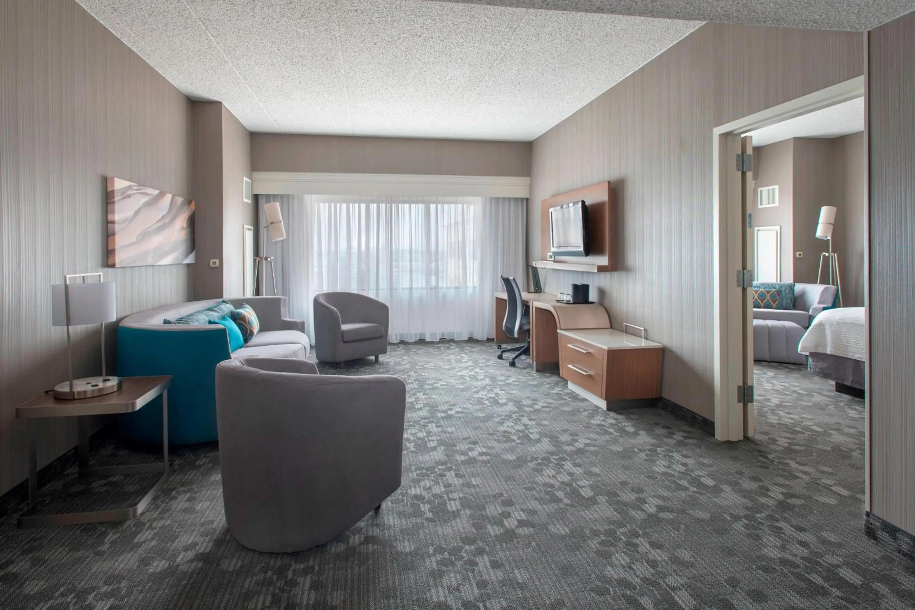 Living room, Bed in Courtyard by Marriott Newark Elizabeth