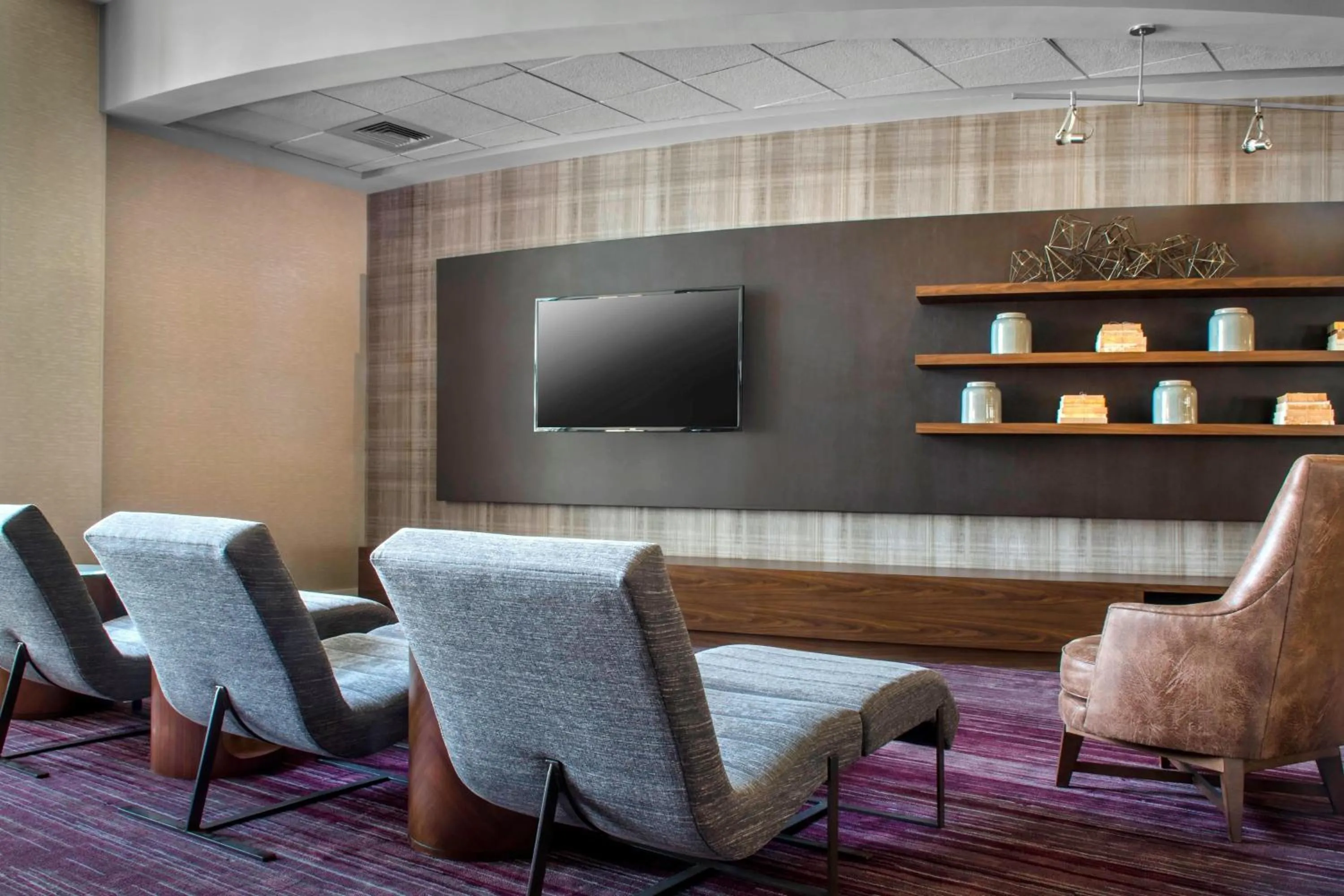 Lobby or reception in Courtyard by Marriott Newark Elizabeth