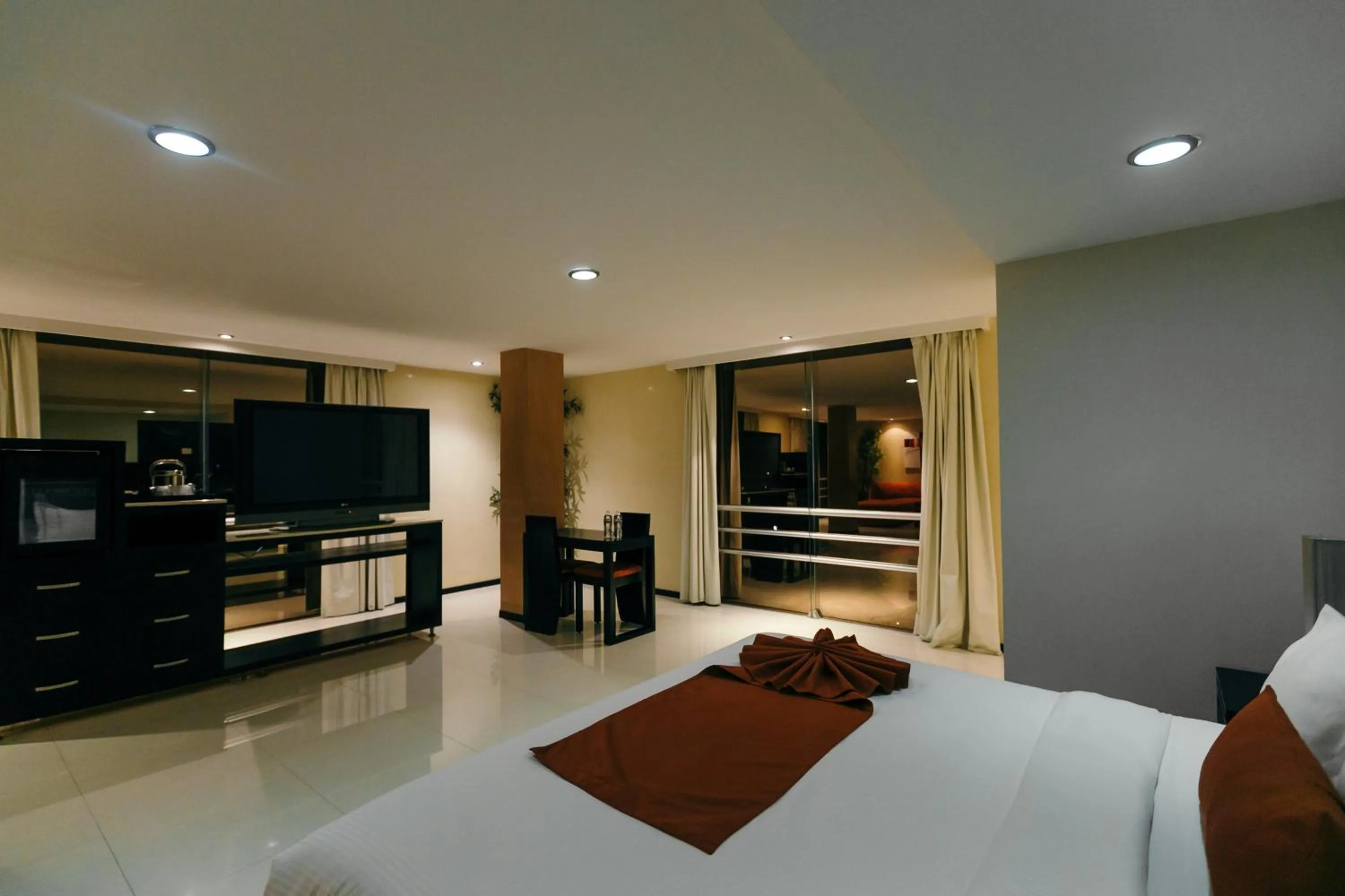 TV and multimedia, Bed in Hotel El Español Paseo de Montejo