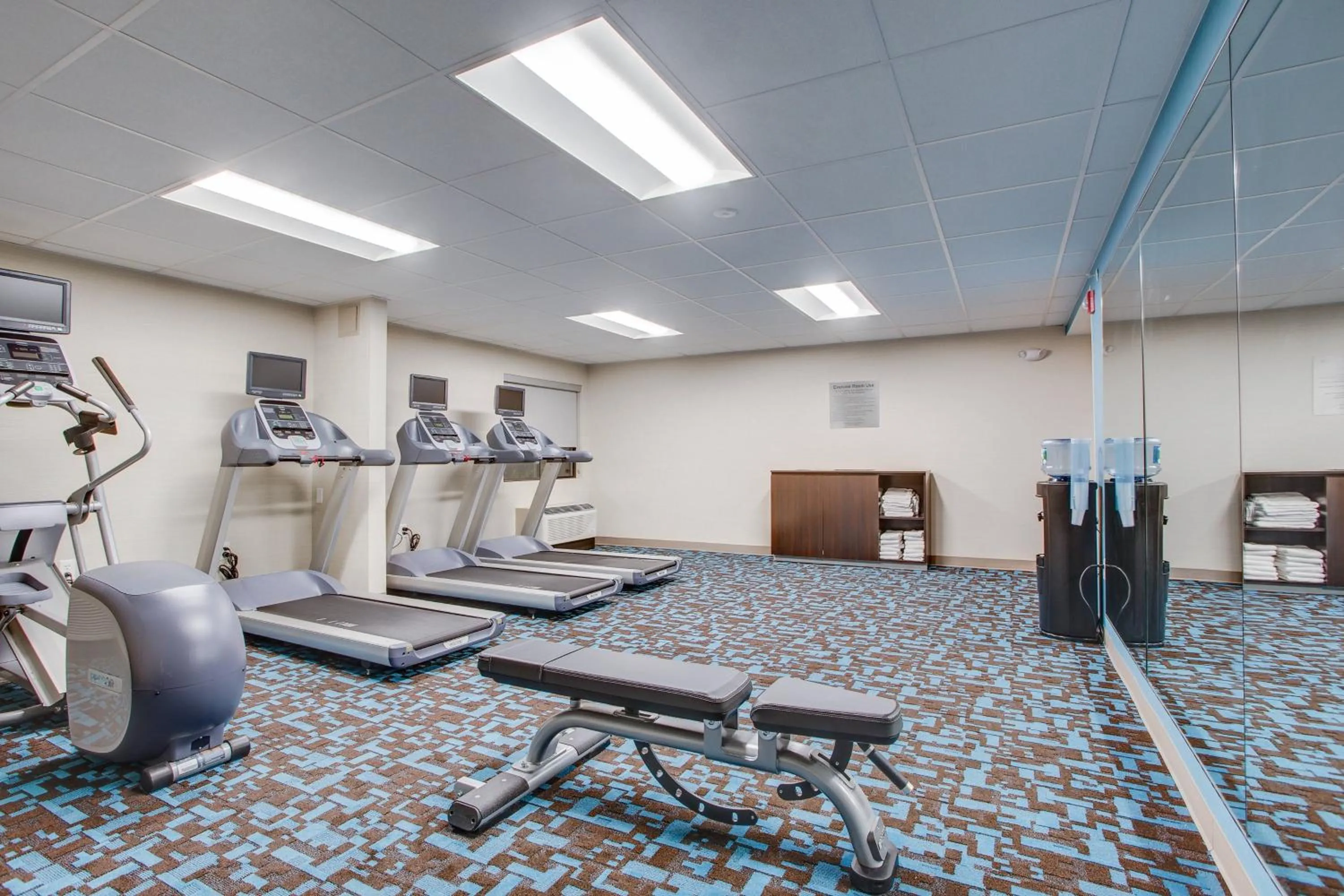Fitness centre/facilities in Fairfield Inn by Marriott Burlington Williston