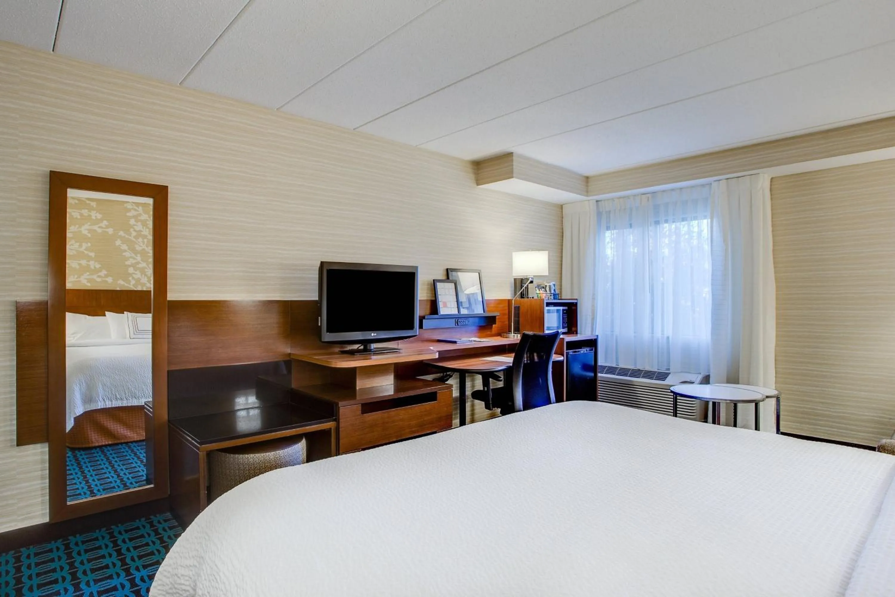 Photo of the whole room, Bed in Fairfield Inn by Marriott Burlington Williston