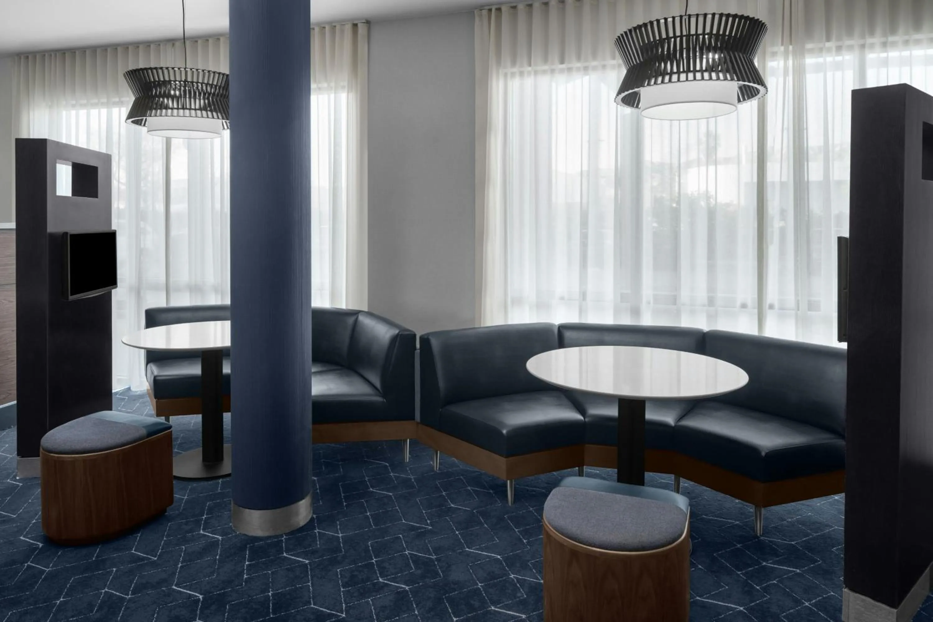 Lobby or reception in Courtyard Los Angeles Burbank Airport