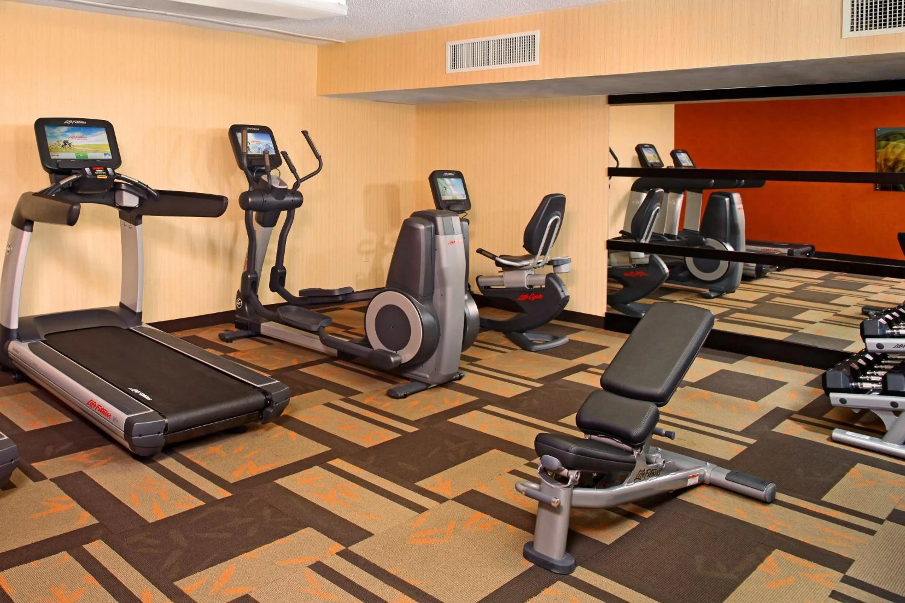 Fitness centre/facilities in Courtyard by Marriott Baltimore Downtown Inner Harbor