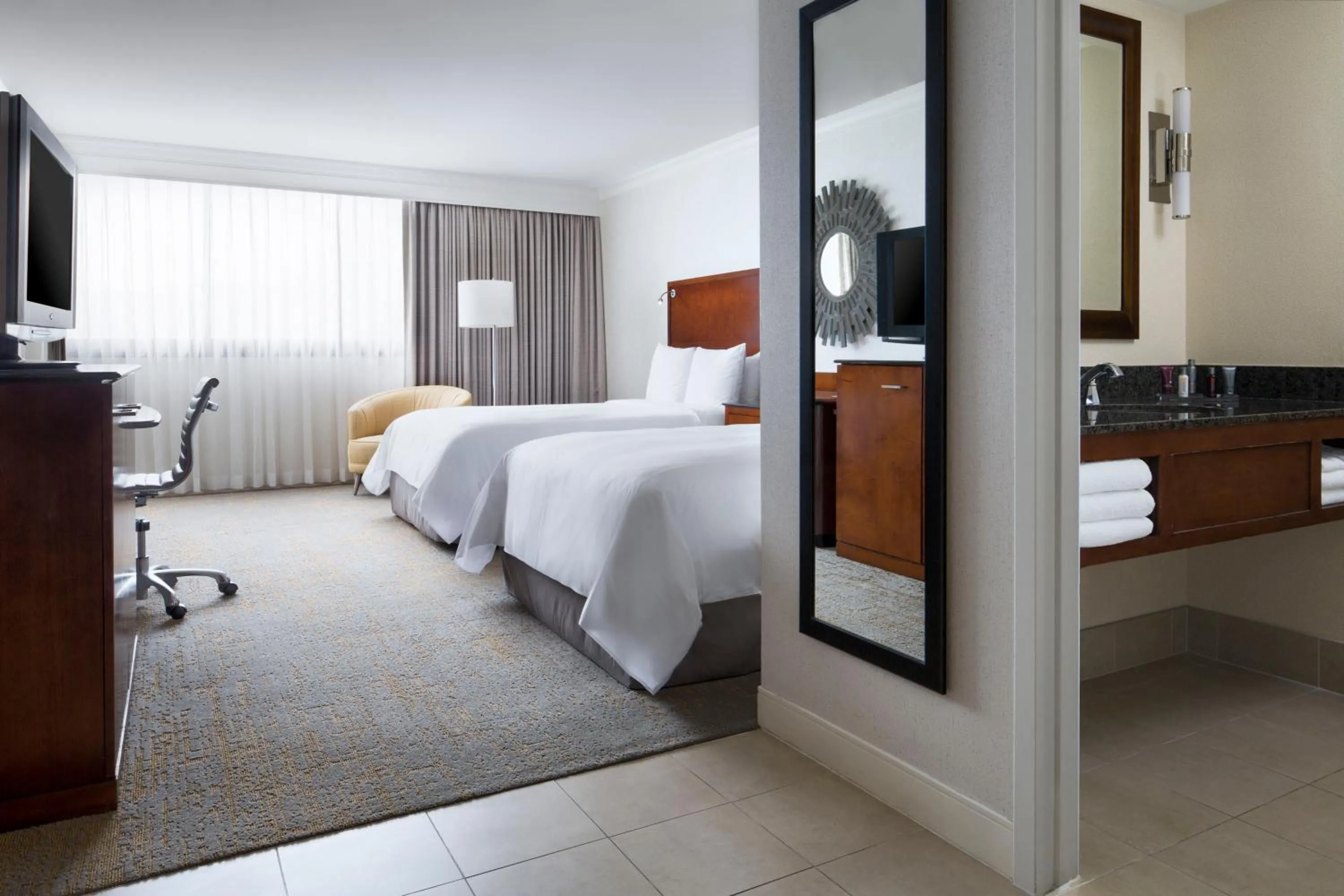 Bedroom, Bed in Los Angeles Marriott Burbank Airport