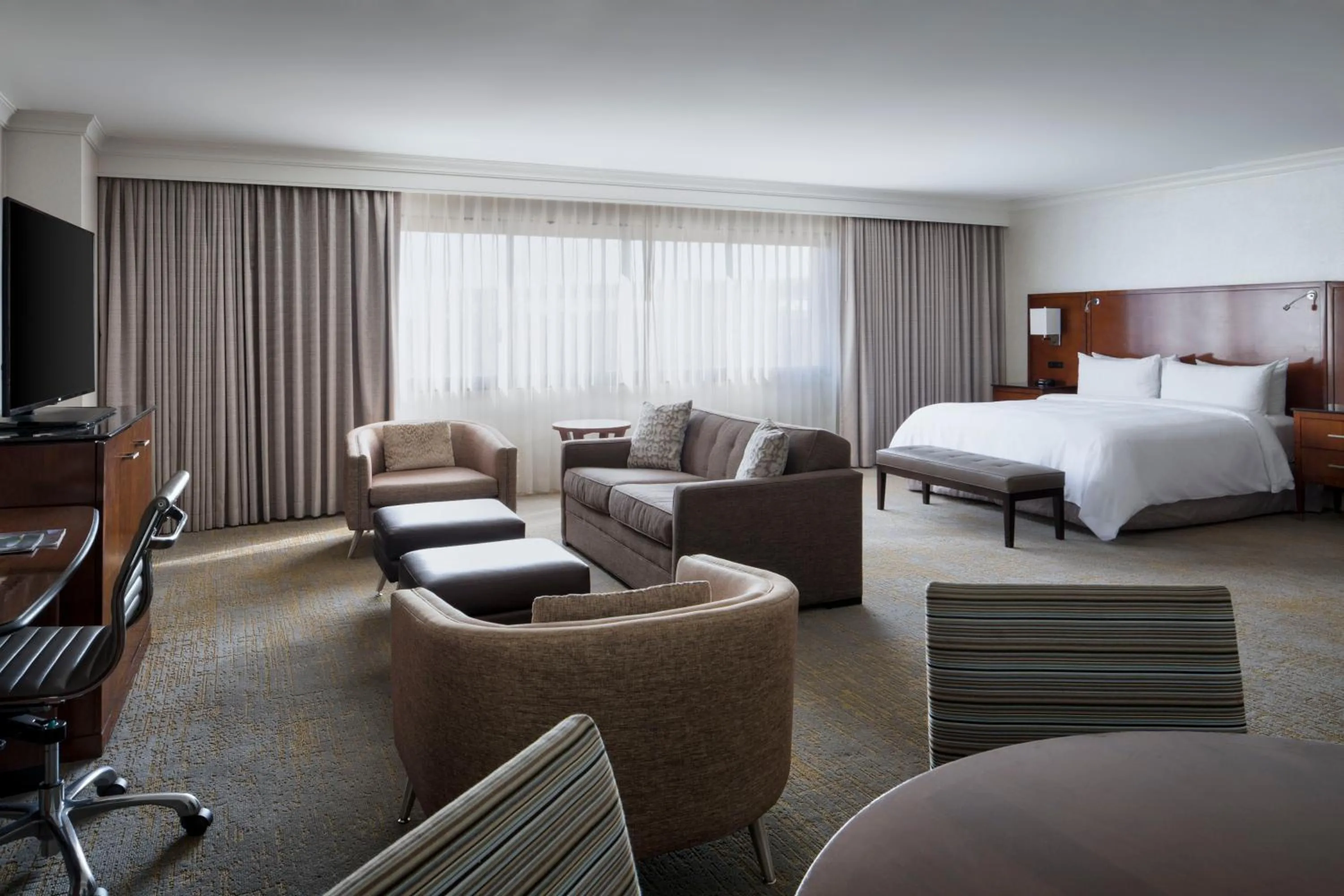 Bedroom, Bed in Los Angeles Marriott Burbank Airport