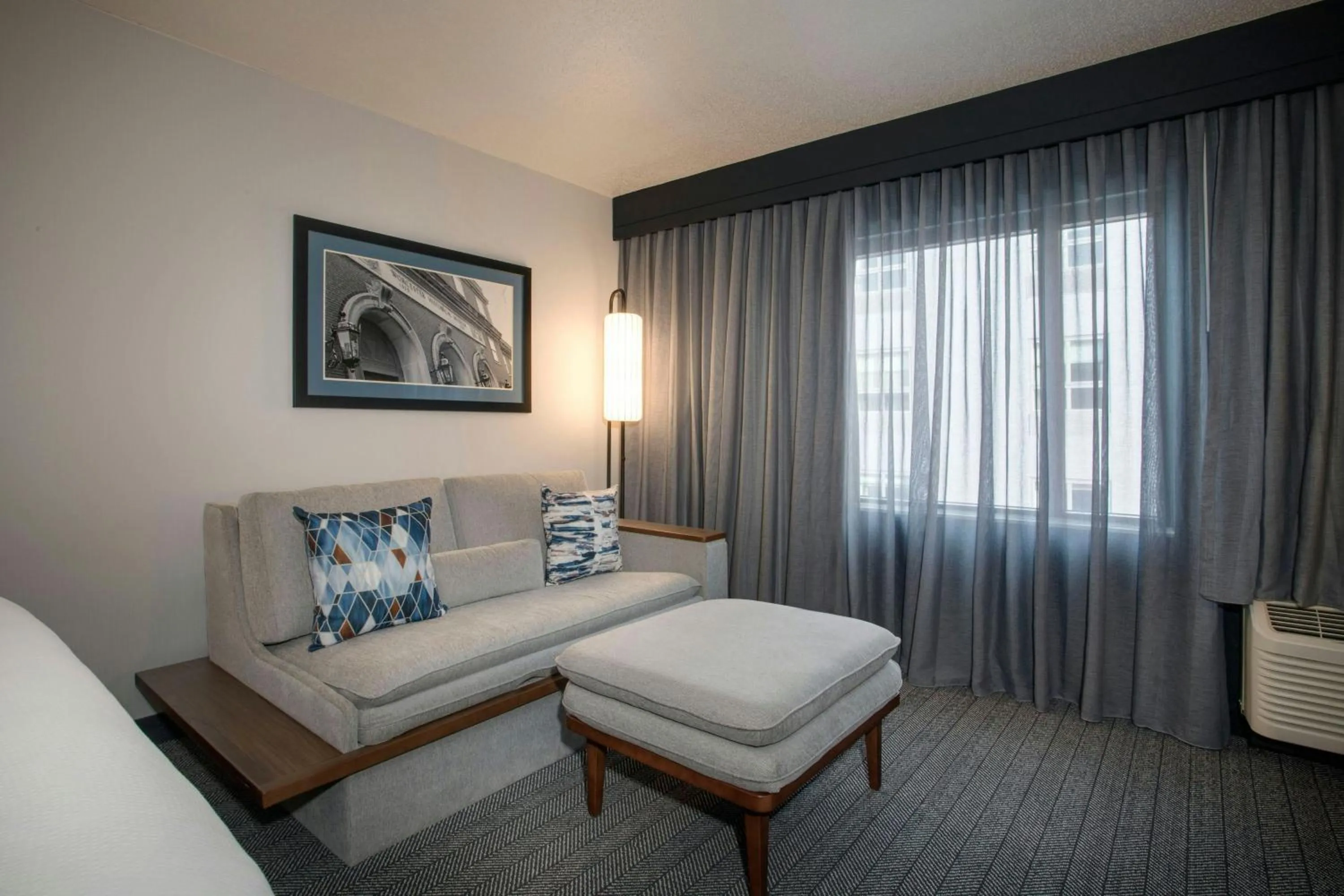 Photo of the whole room, Bed in Courtyard Worcester