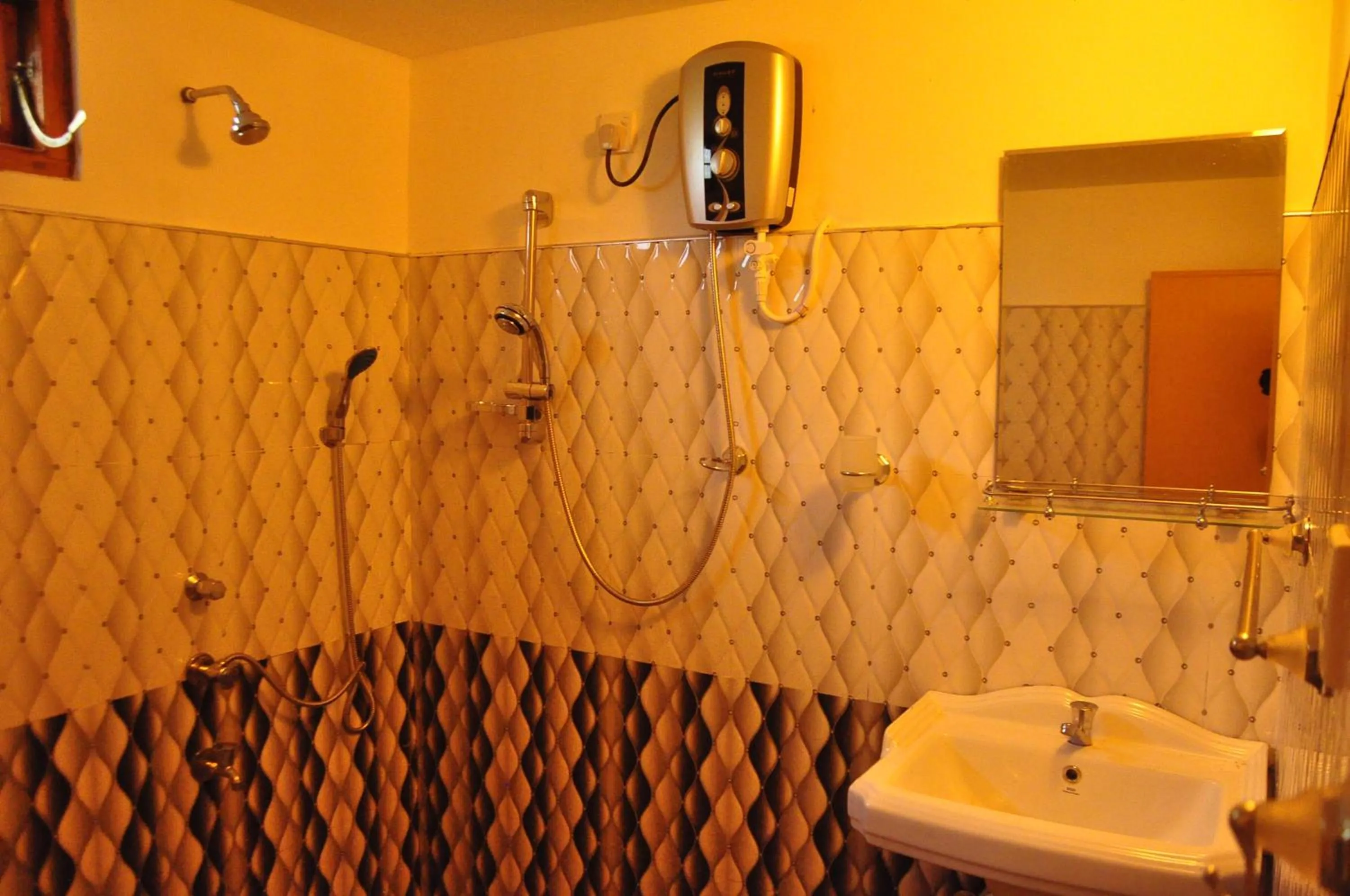 Bathroom in Rock Lake Home Stay