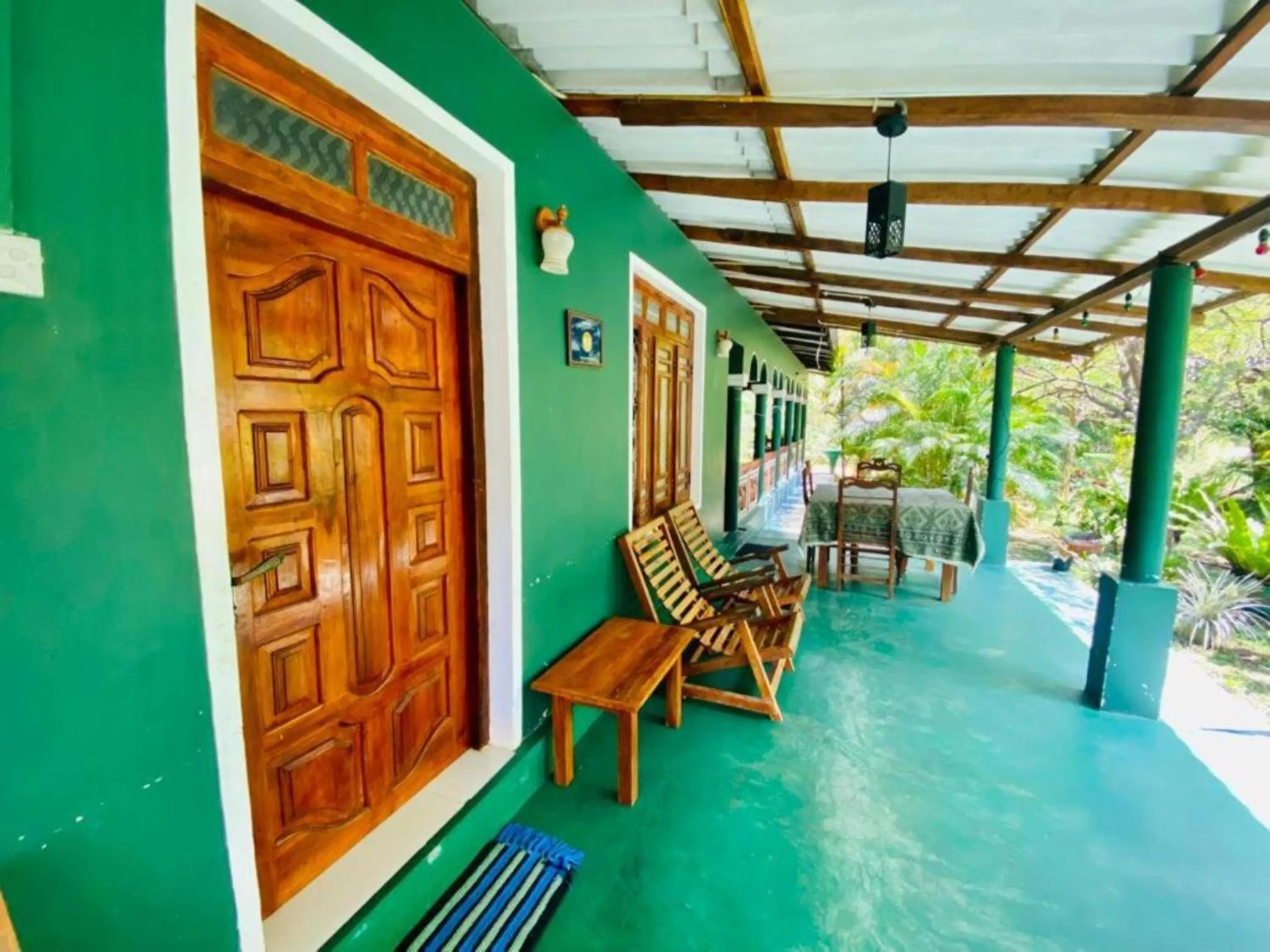 Patio in Rock Lake Home Stay