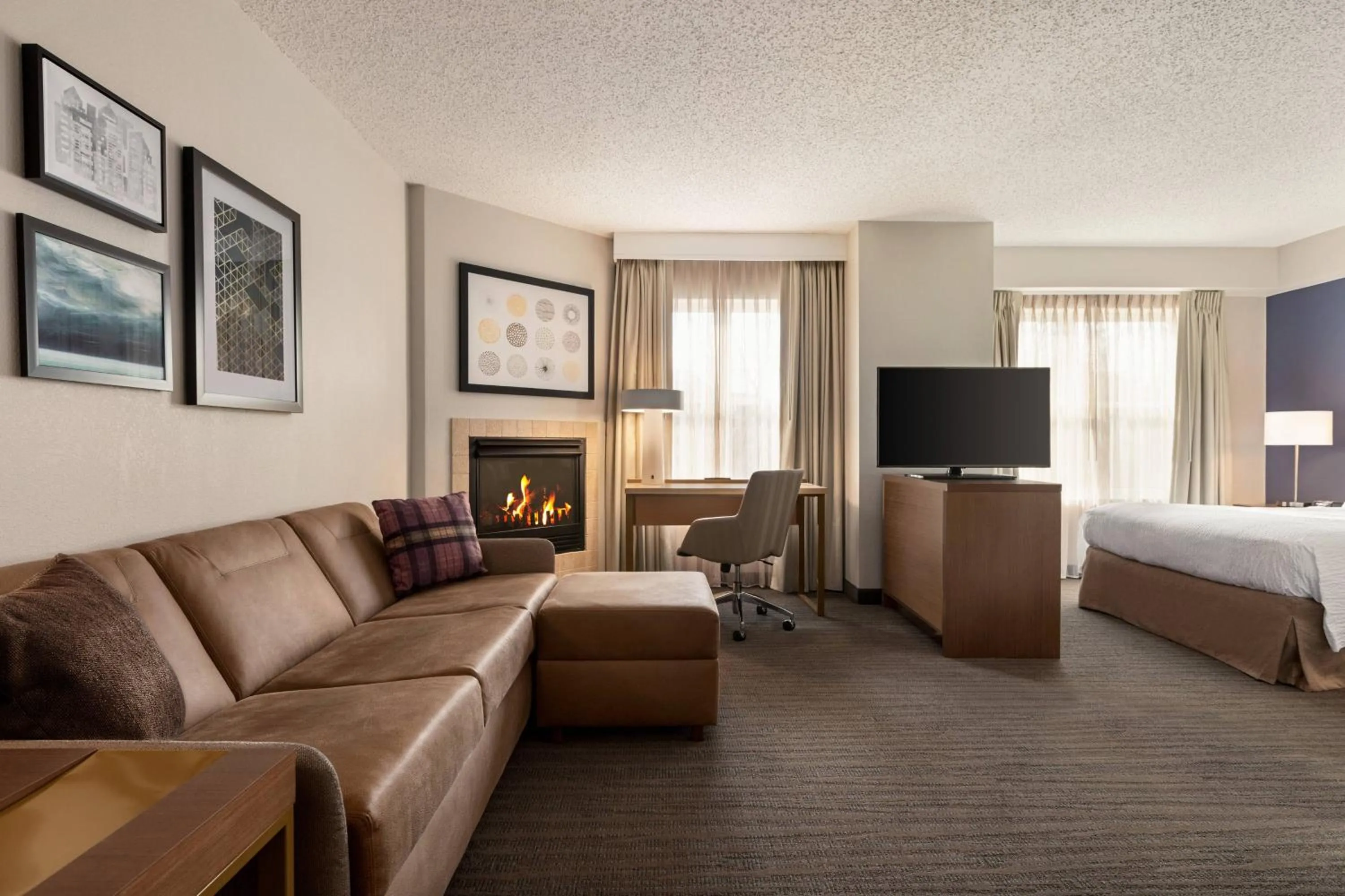 Living room, Bed in Residence Inn Baltimore White Marsh