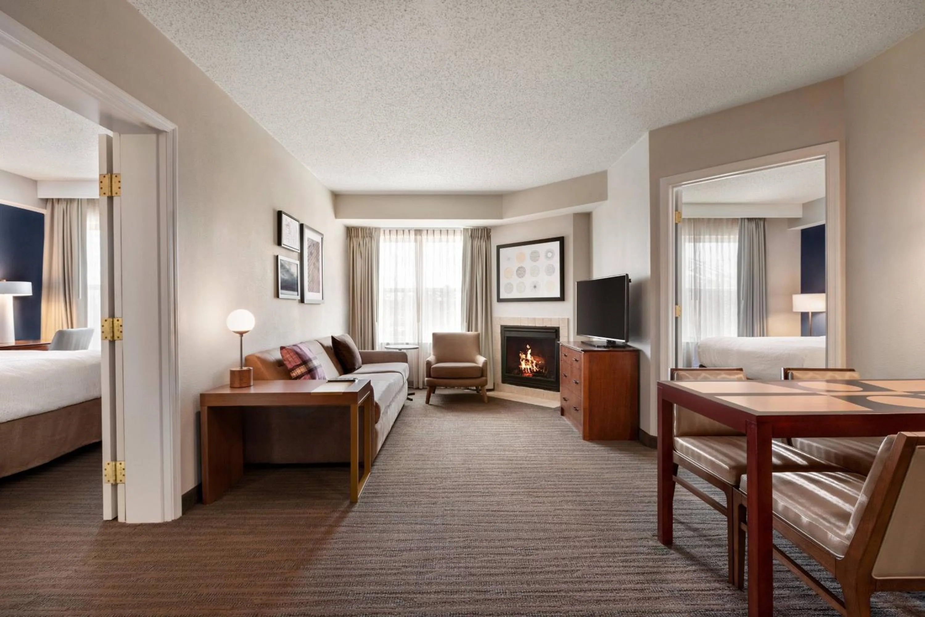 Living room, Bed in Residence Inn Baltimore White Marsh