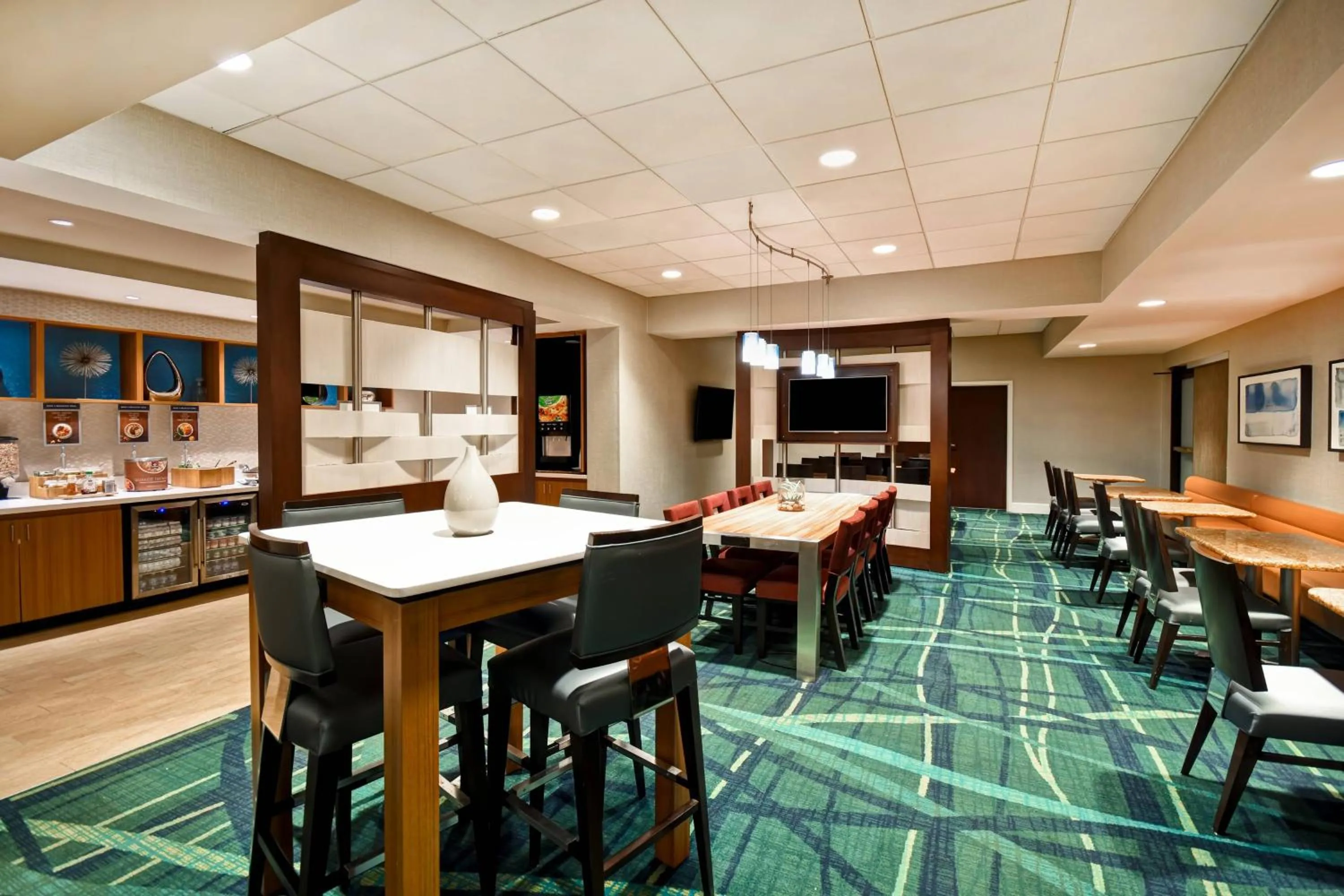 Breakfast in SpringHill Suites by Marriott Baltimore BWI Airport