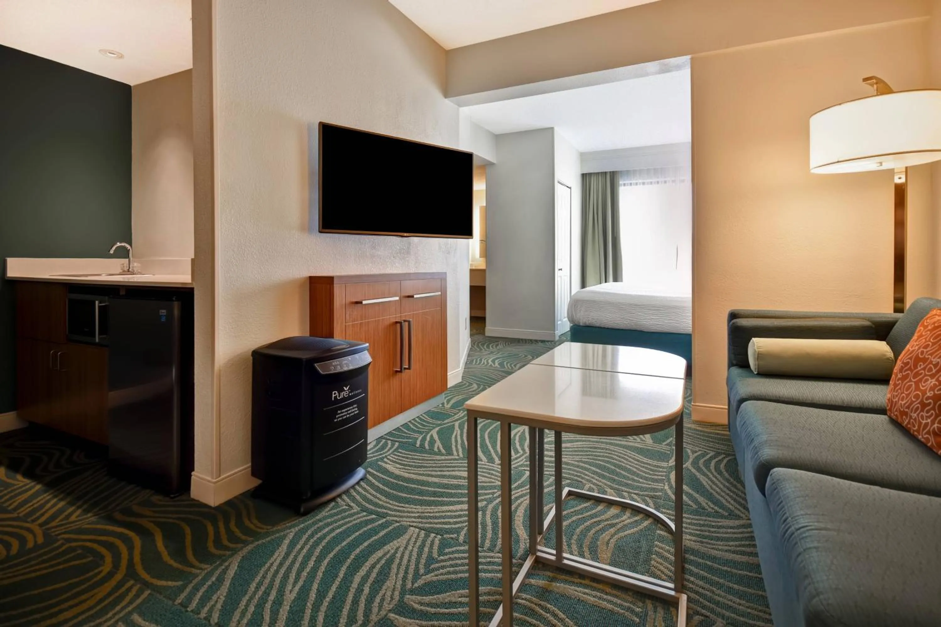 Photo of the whole room in SpringHill Suites by Marriott Baltimore BWI Airport