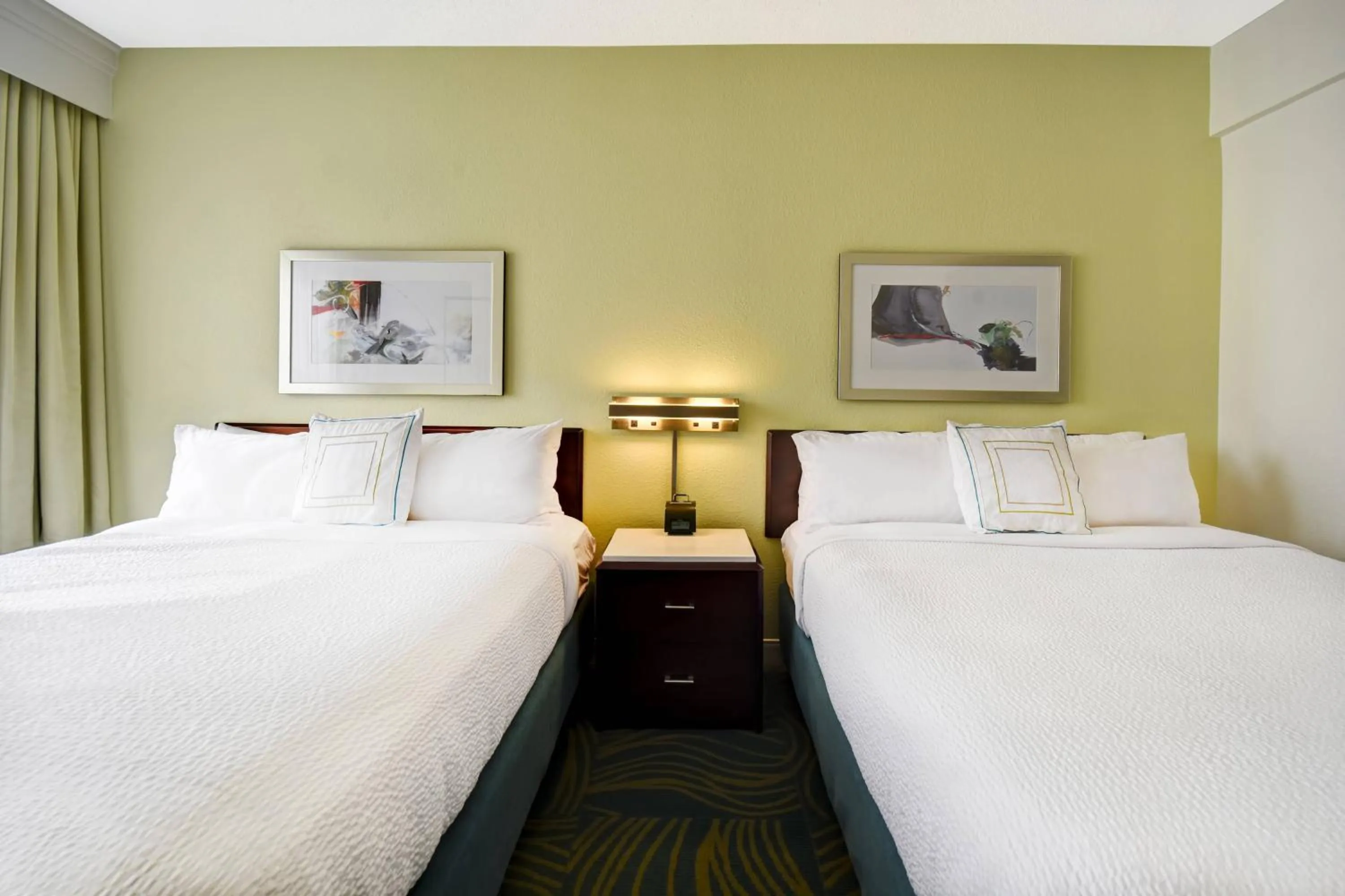 Photo of the whole room, Bed in SpringHill Suites by Marriott Baltimore BWI Airport