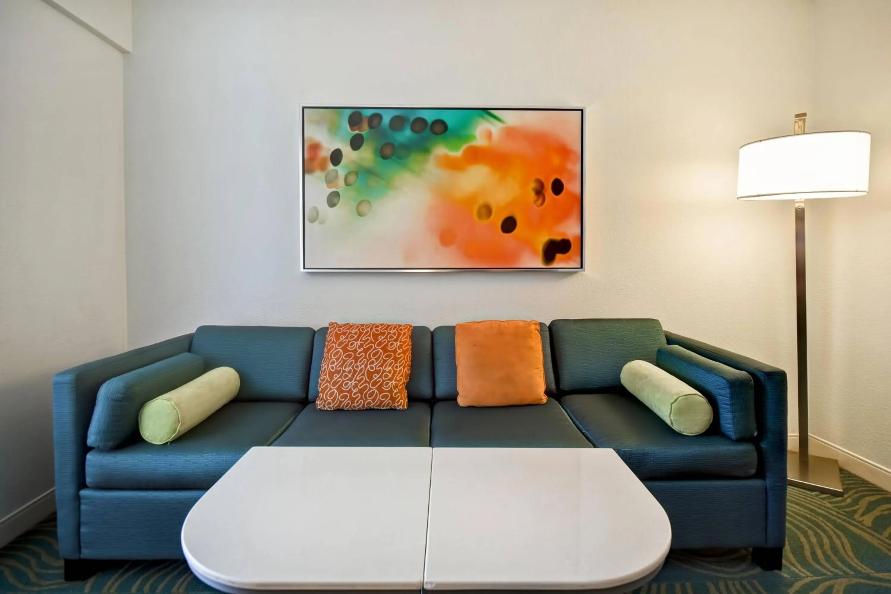 Living room in SpringHill Suites by Marriott Baltimore BWI Airport